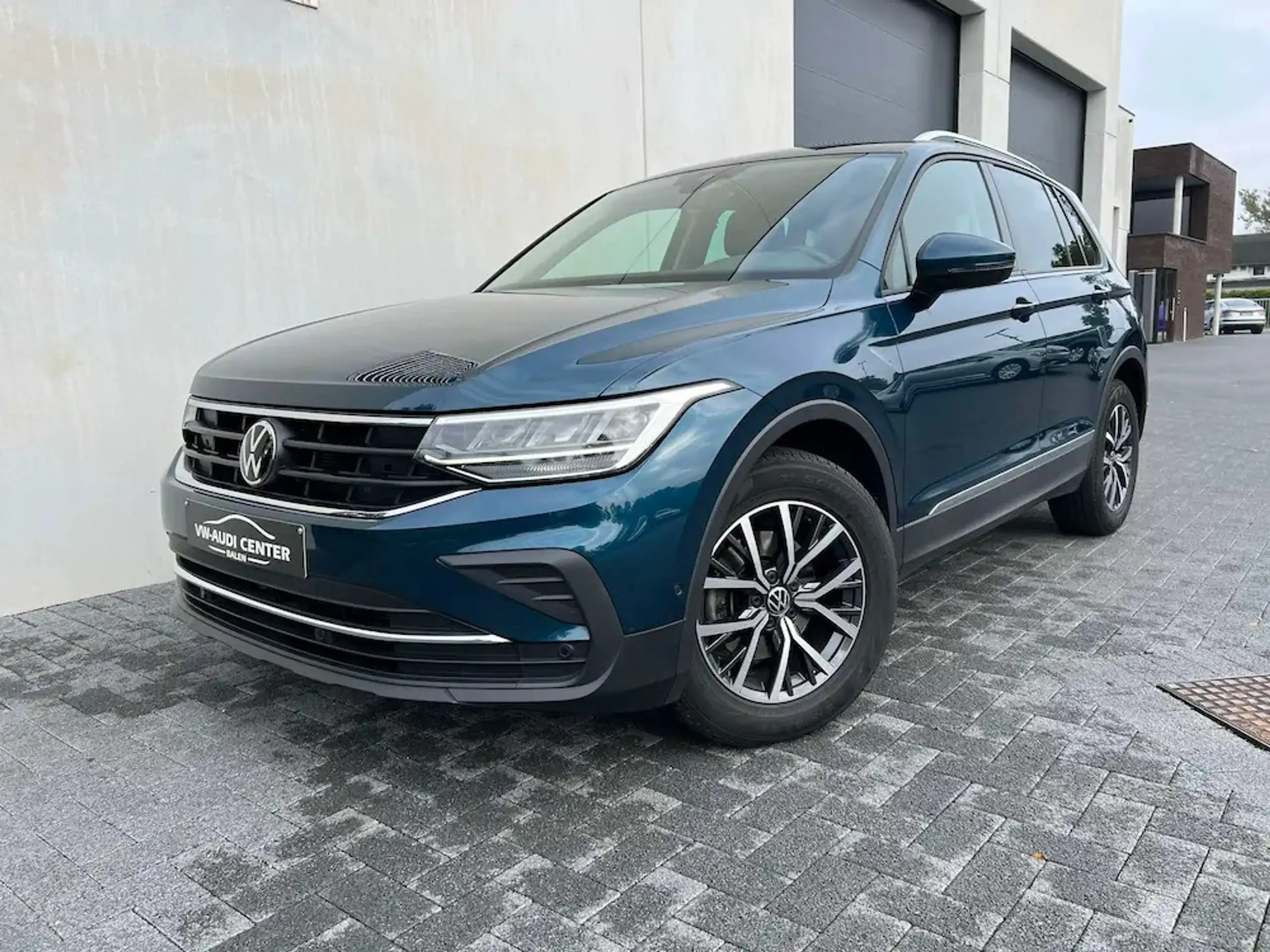 Volkswagen - Tiguan