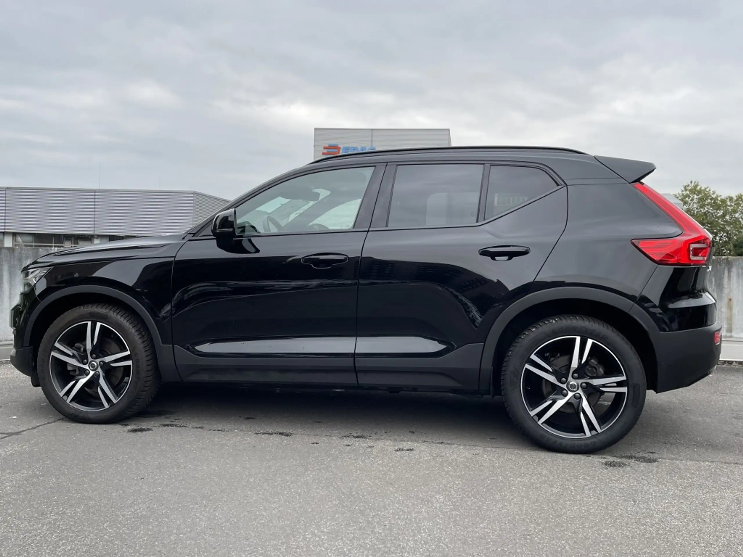 Volvo - XC40