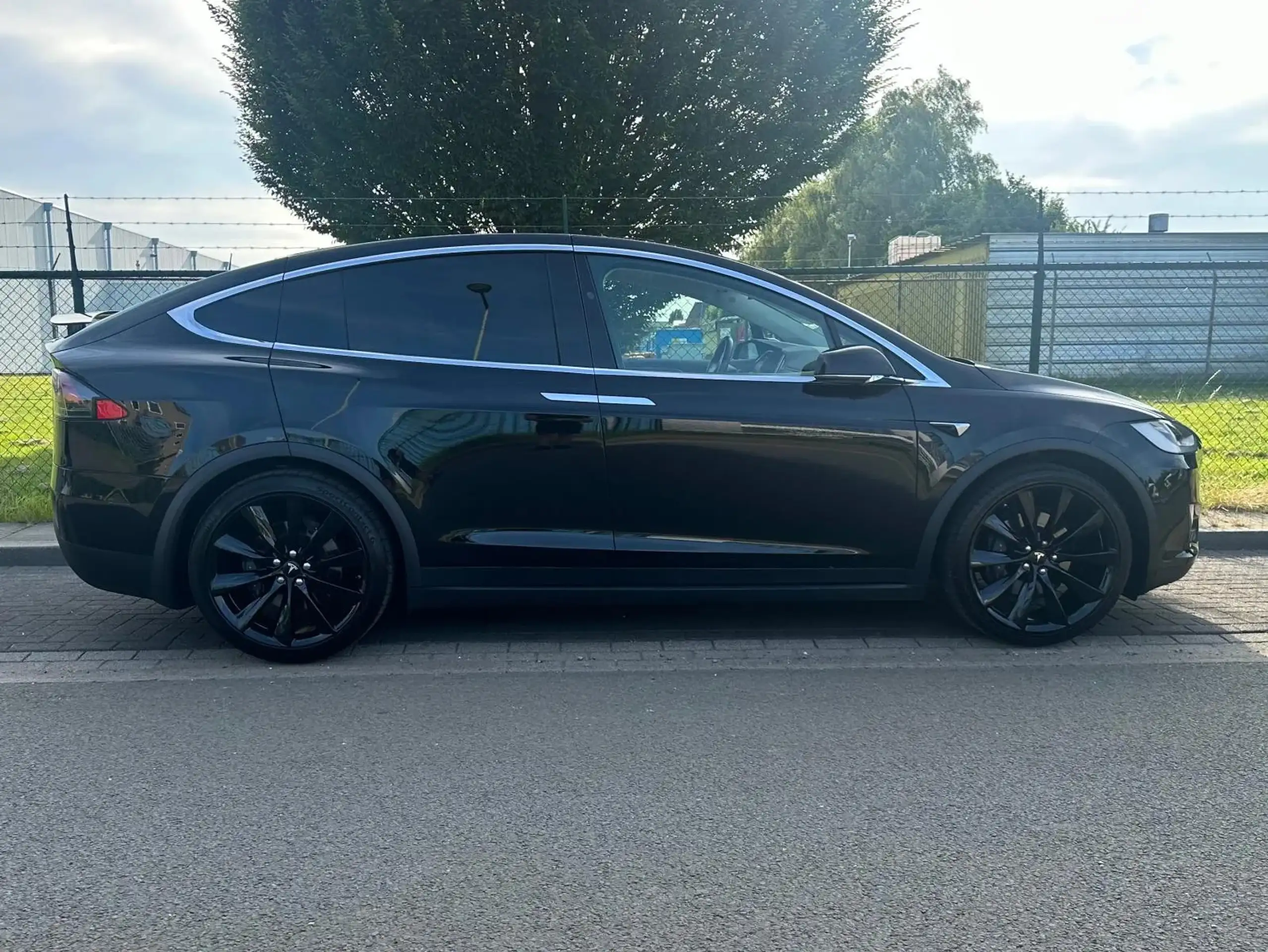 Tesla - Model X