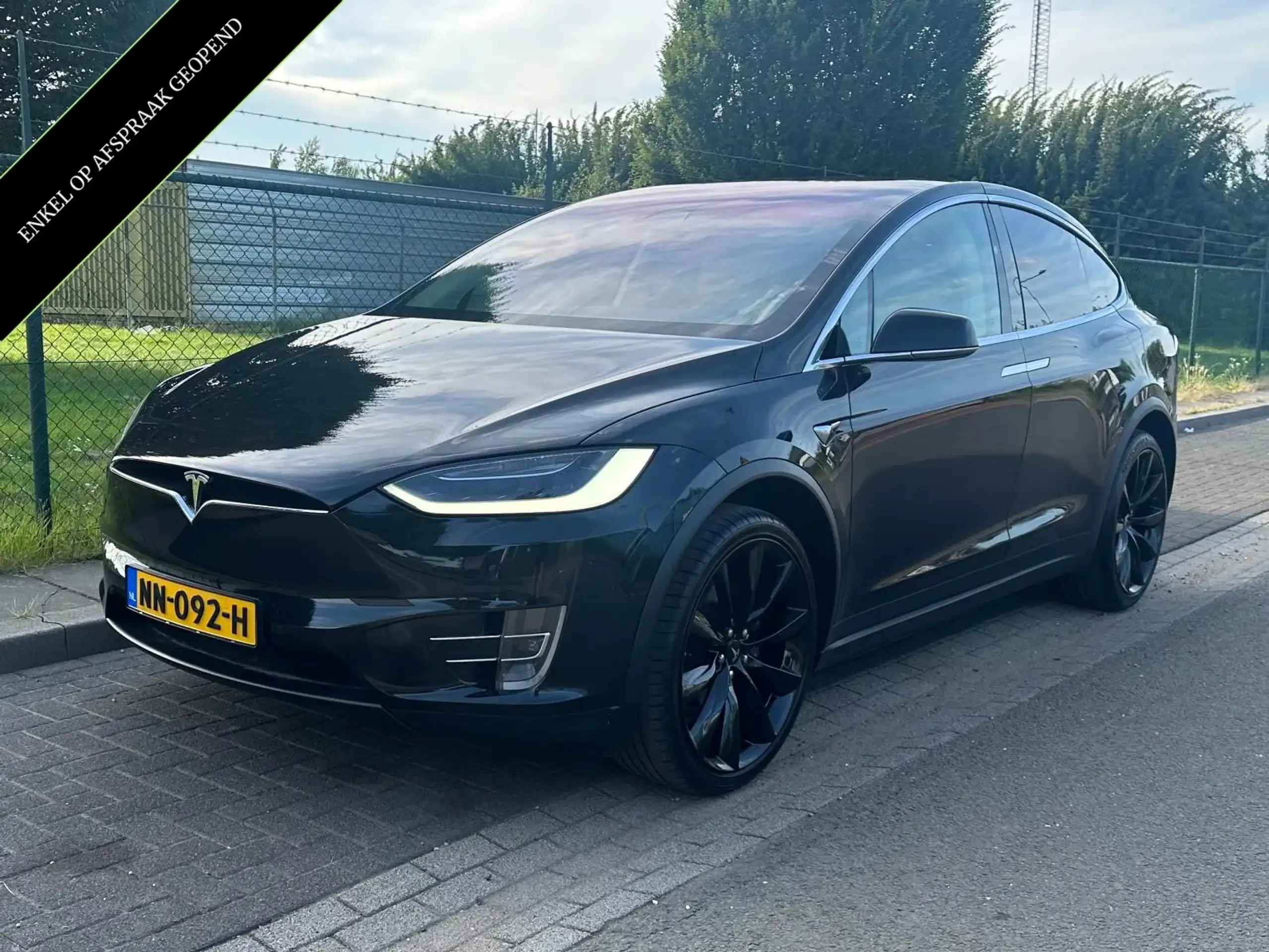 Tesla - Model X