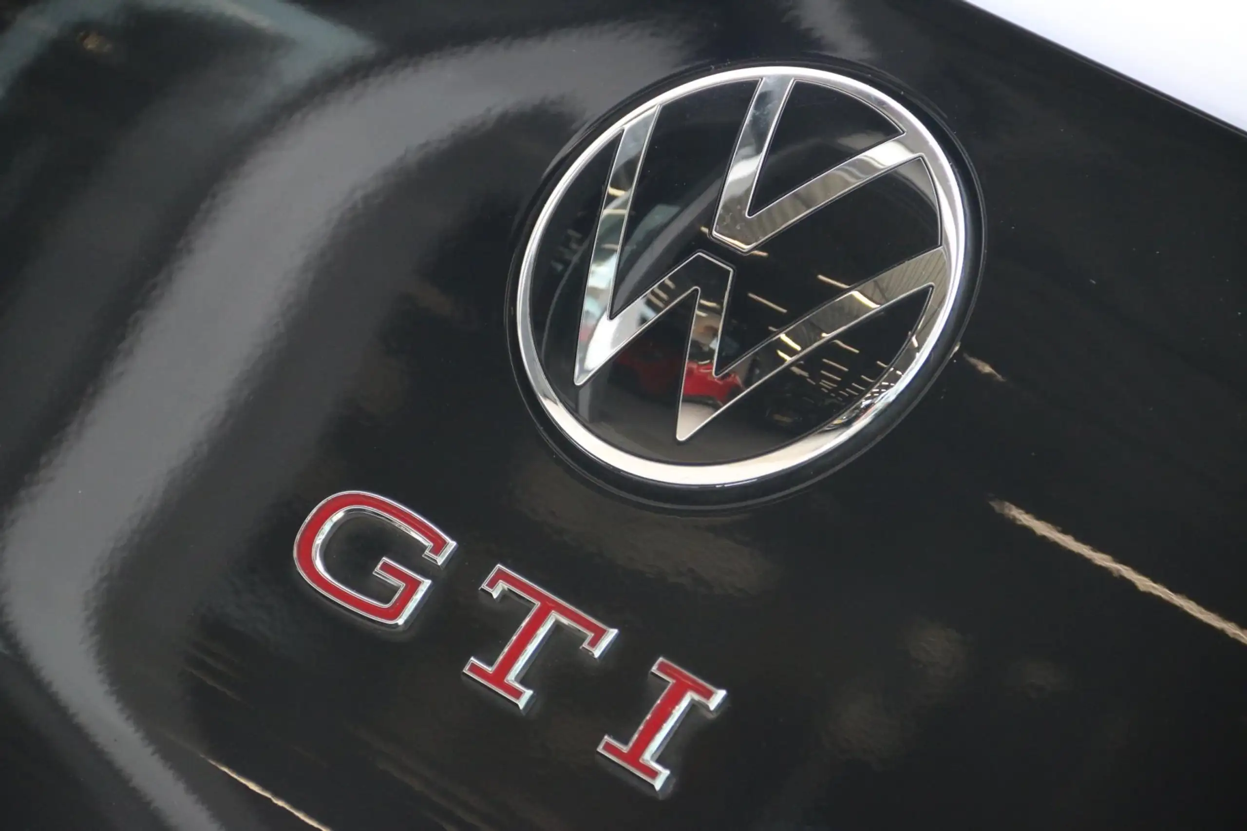 Volkswagen - Golf GTI