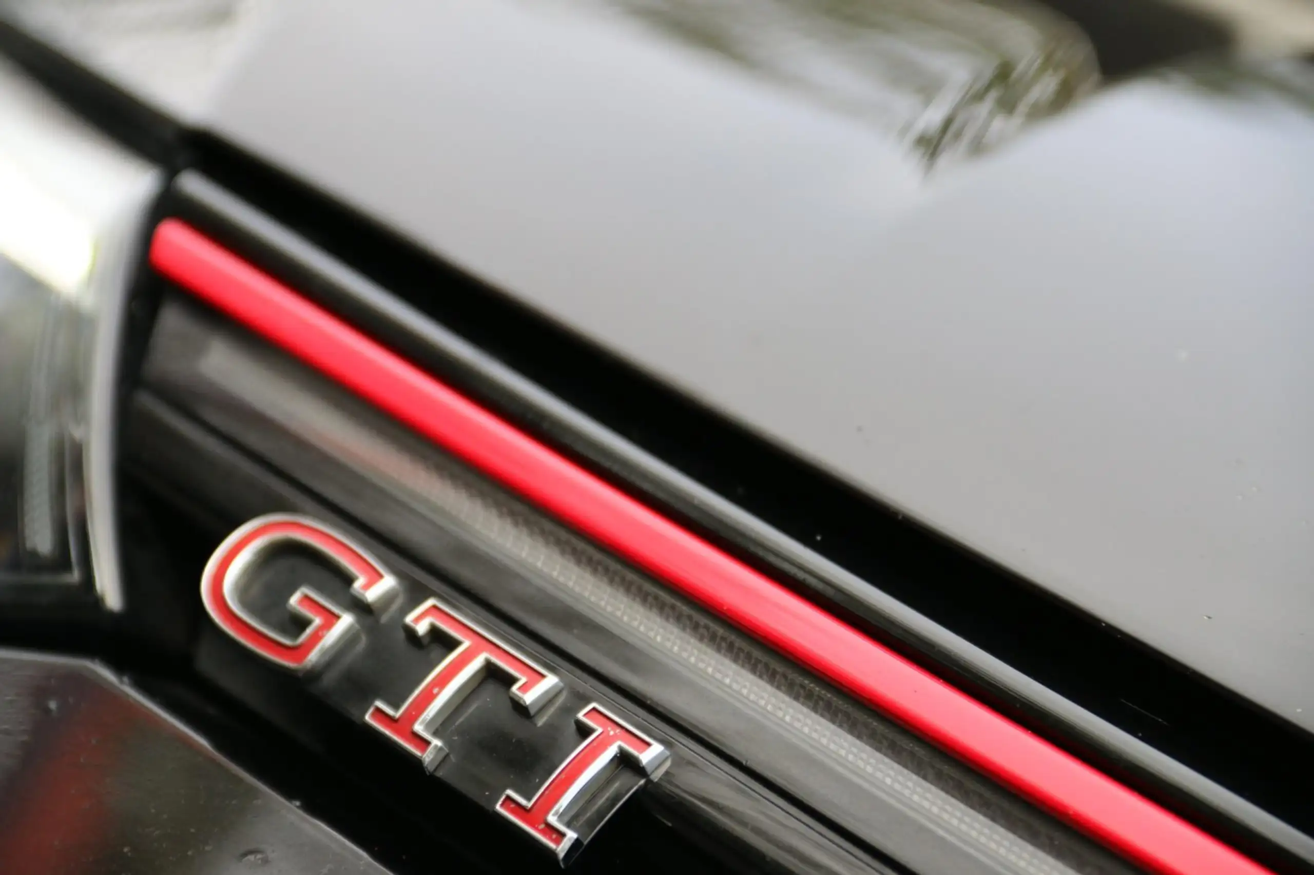 Volkswagen - Golf GTI