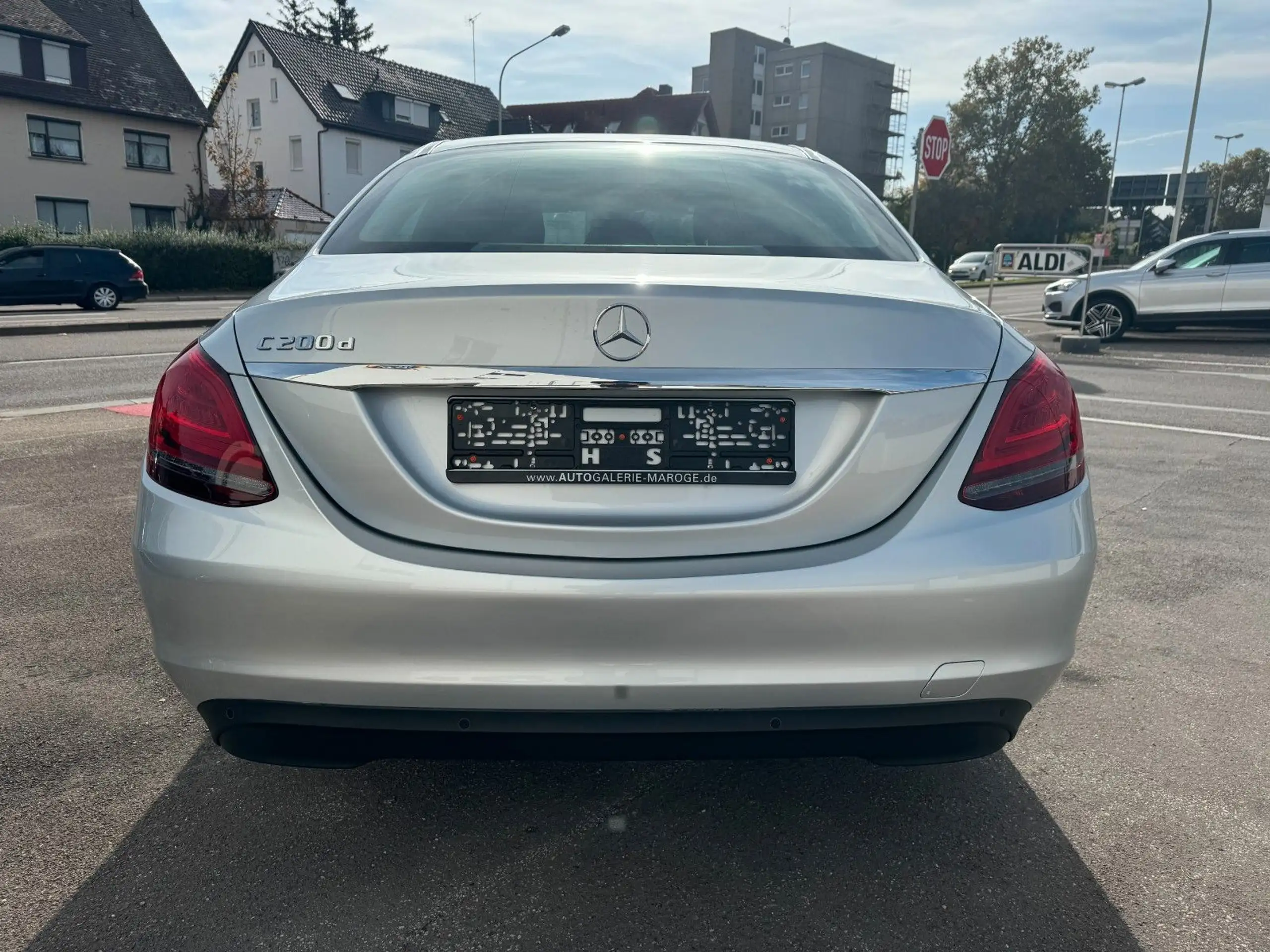 Mercedes-Benz - C 200