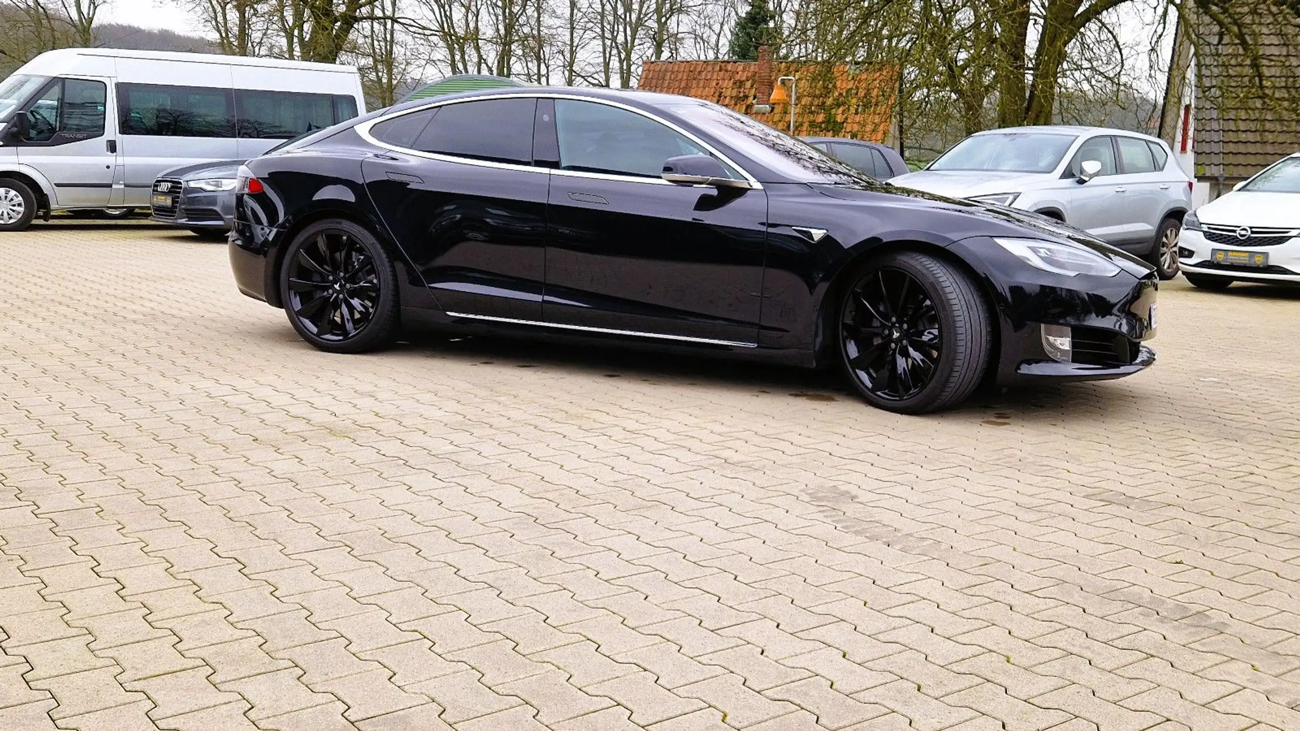 Tesla - Model S