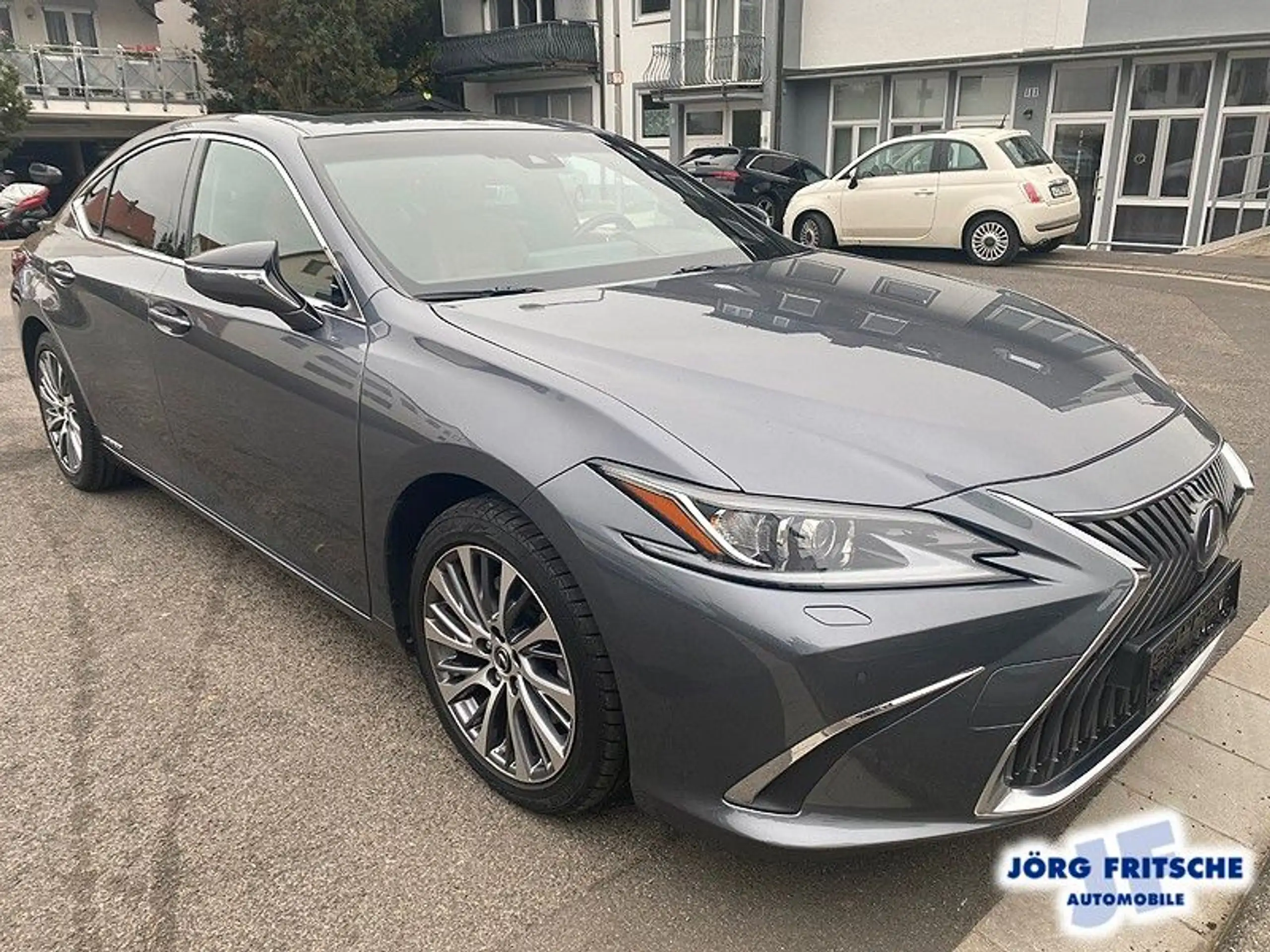 Lexus - ES 300