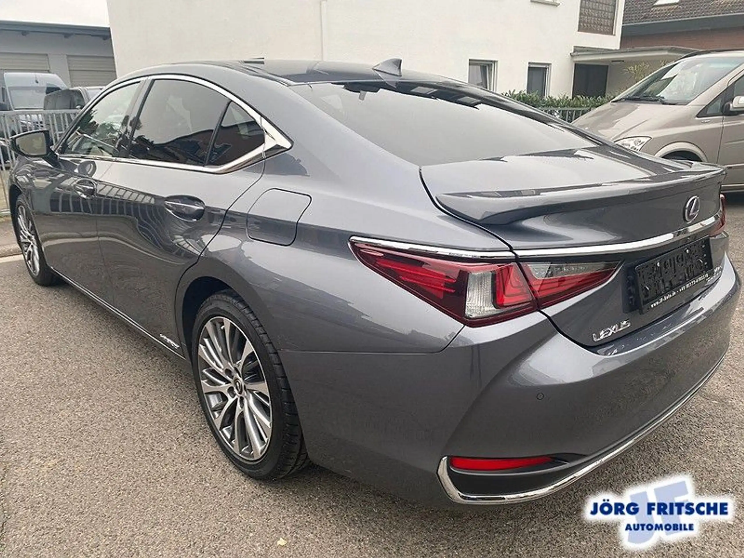 Lexus - ES 300