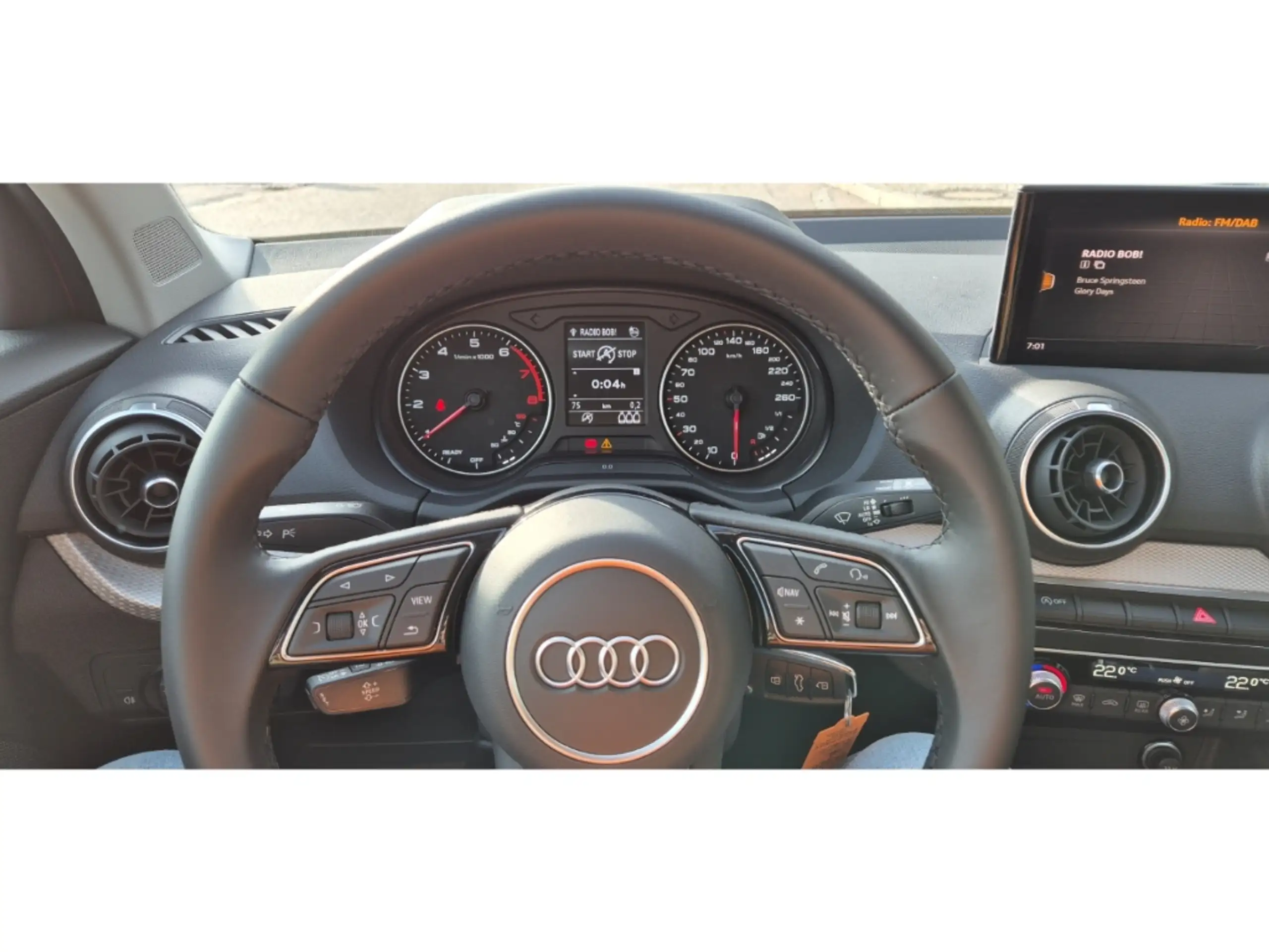 Audi - Q2