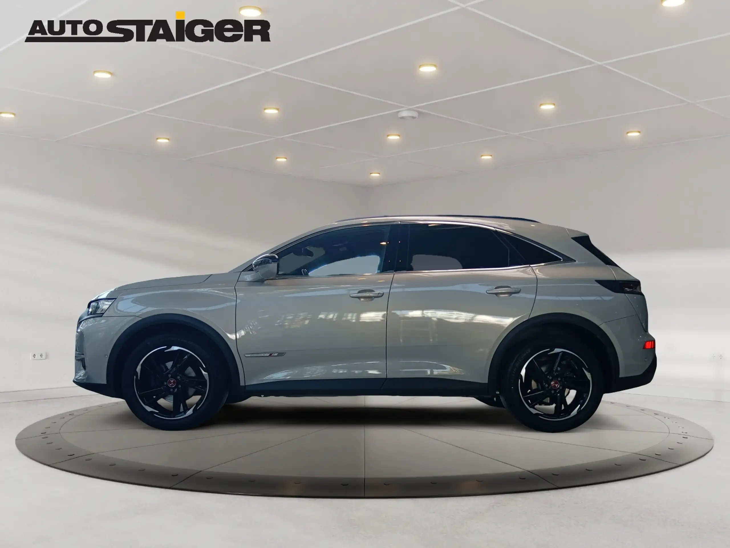 DS Automobiles - DS 7 Crossback