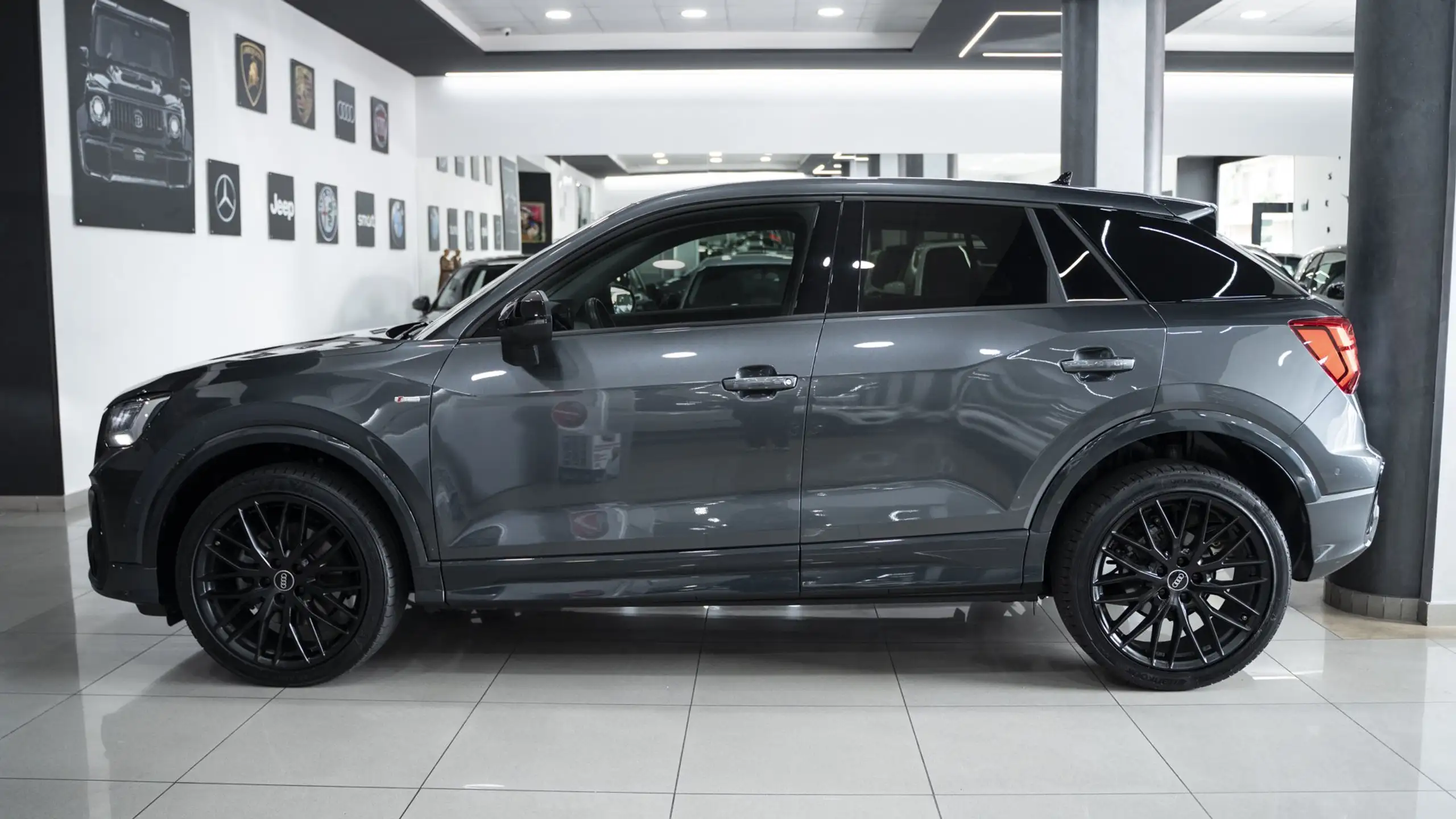 Audi - Q2