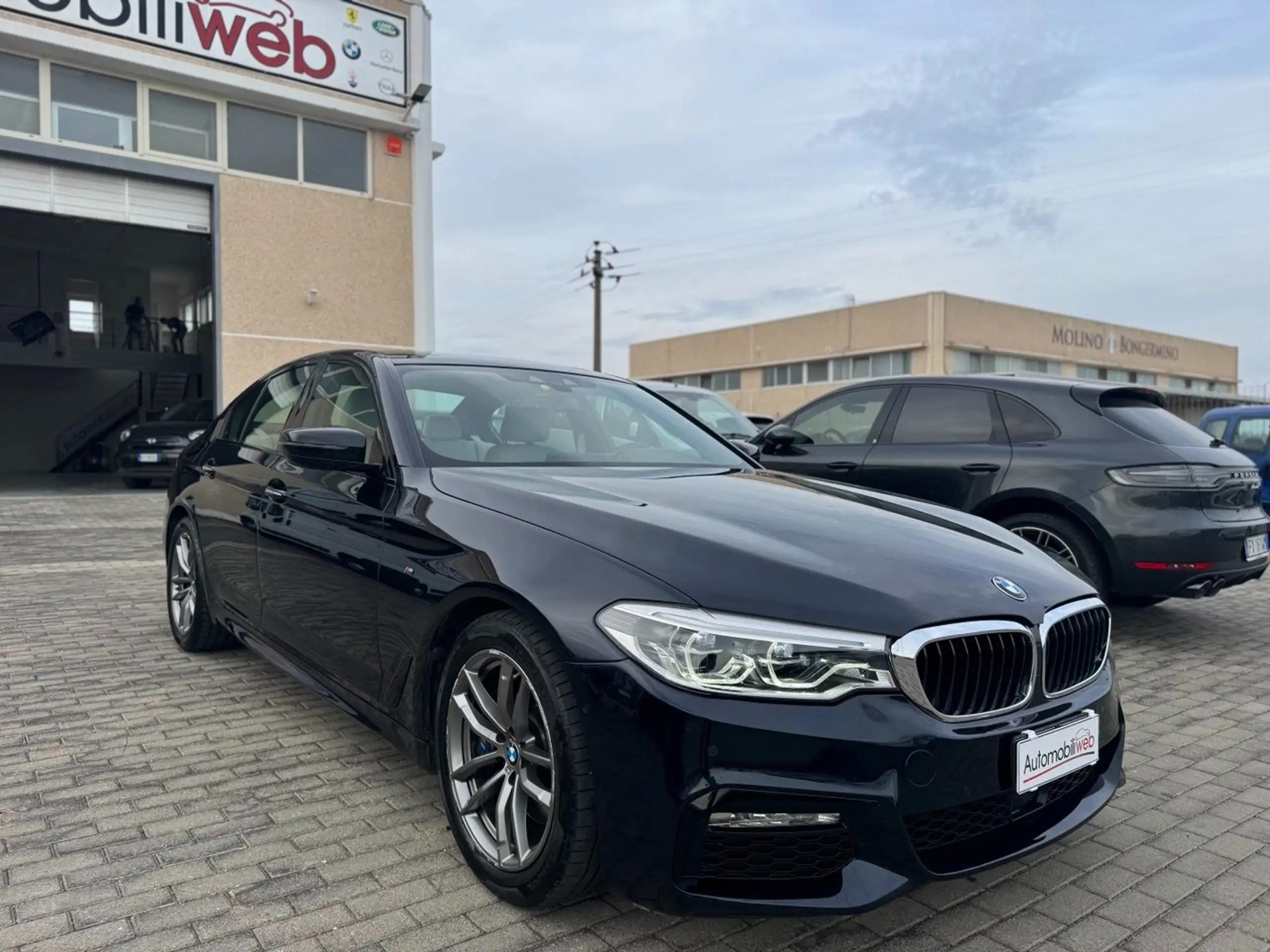 BMW - 530