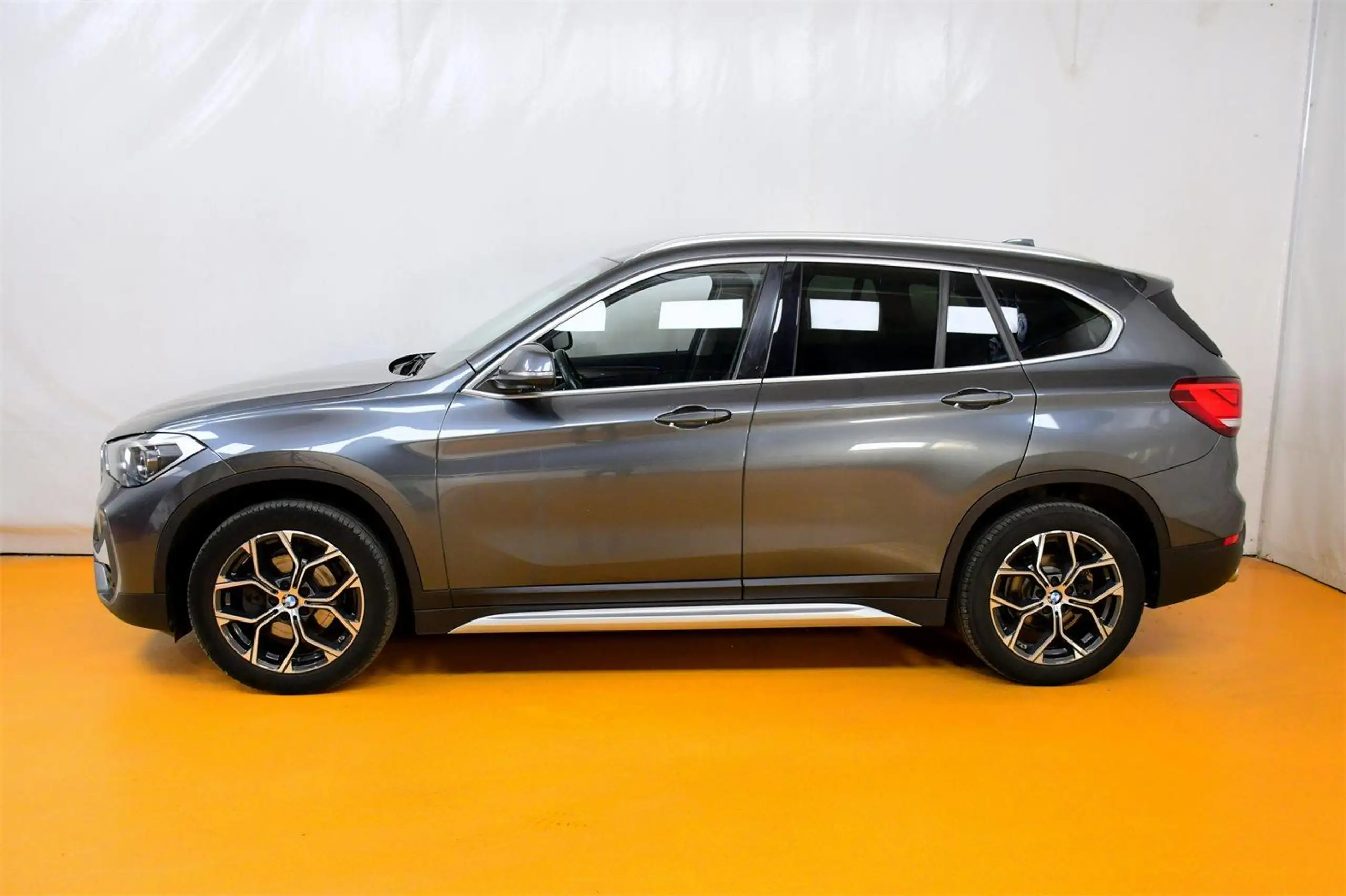 BMW - X1