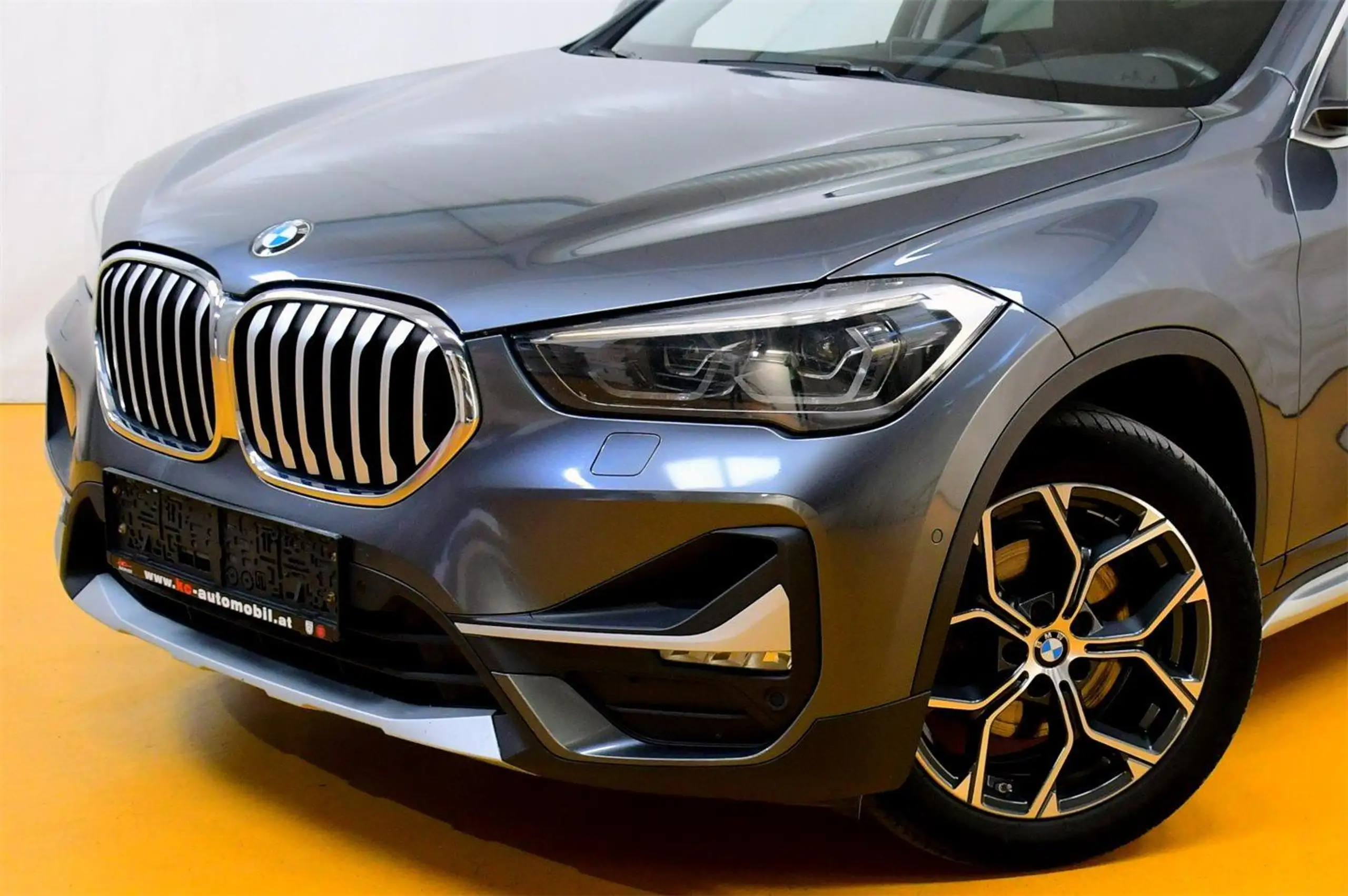 BMW - X1