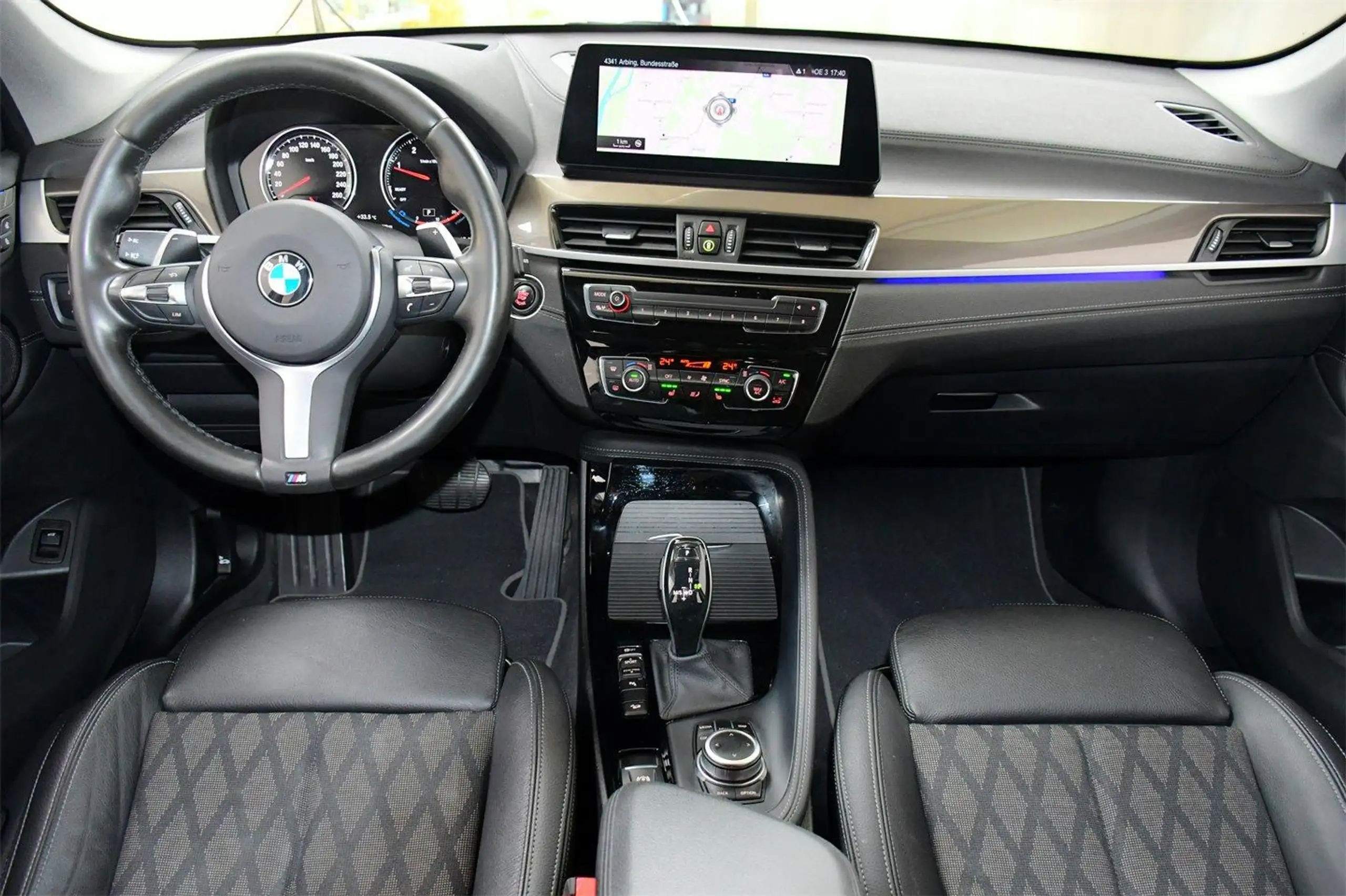 BMW - X1