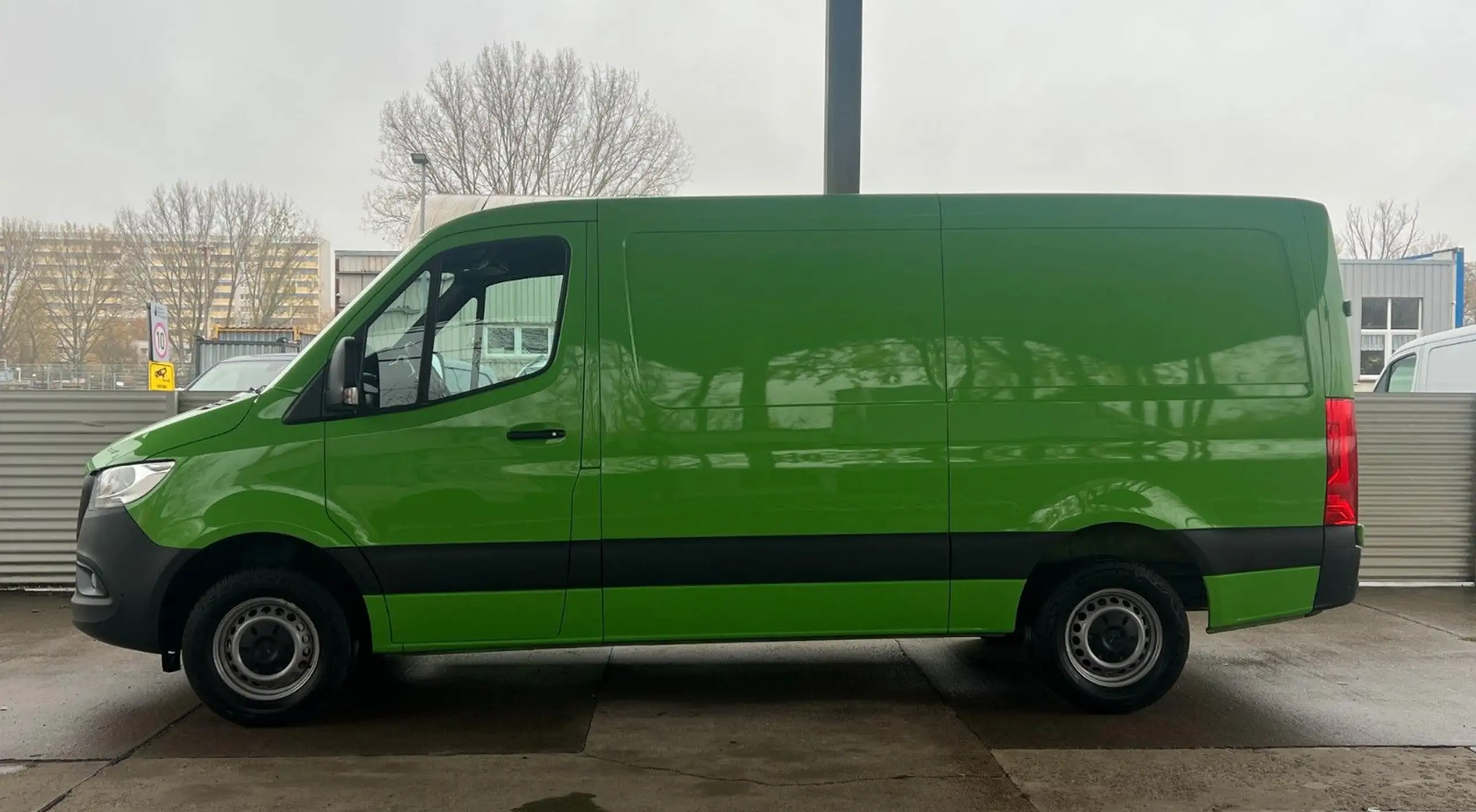 Mercedes-Benz - Sprinter