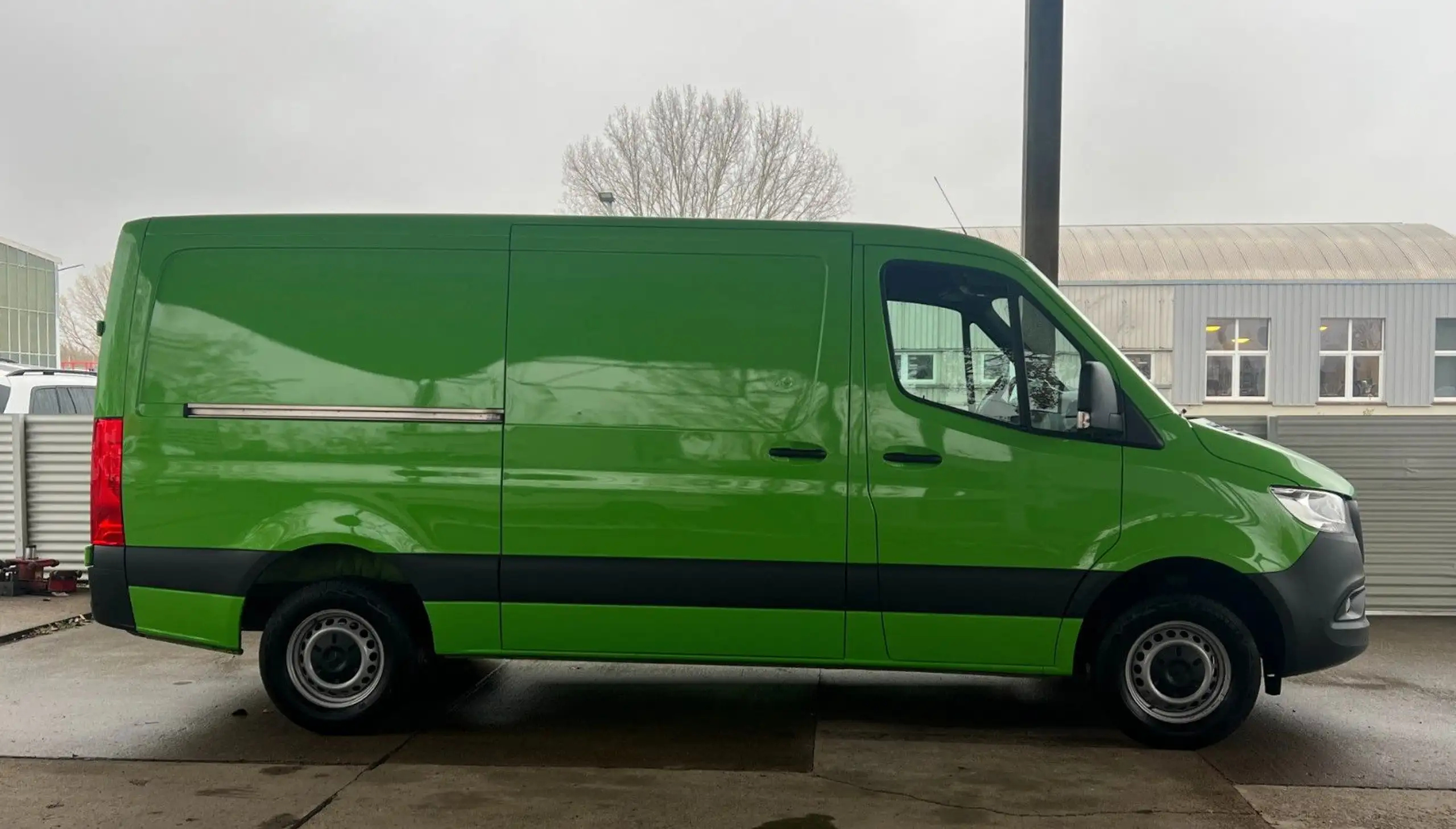 Mercedes-Benz - Sprinter