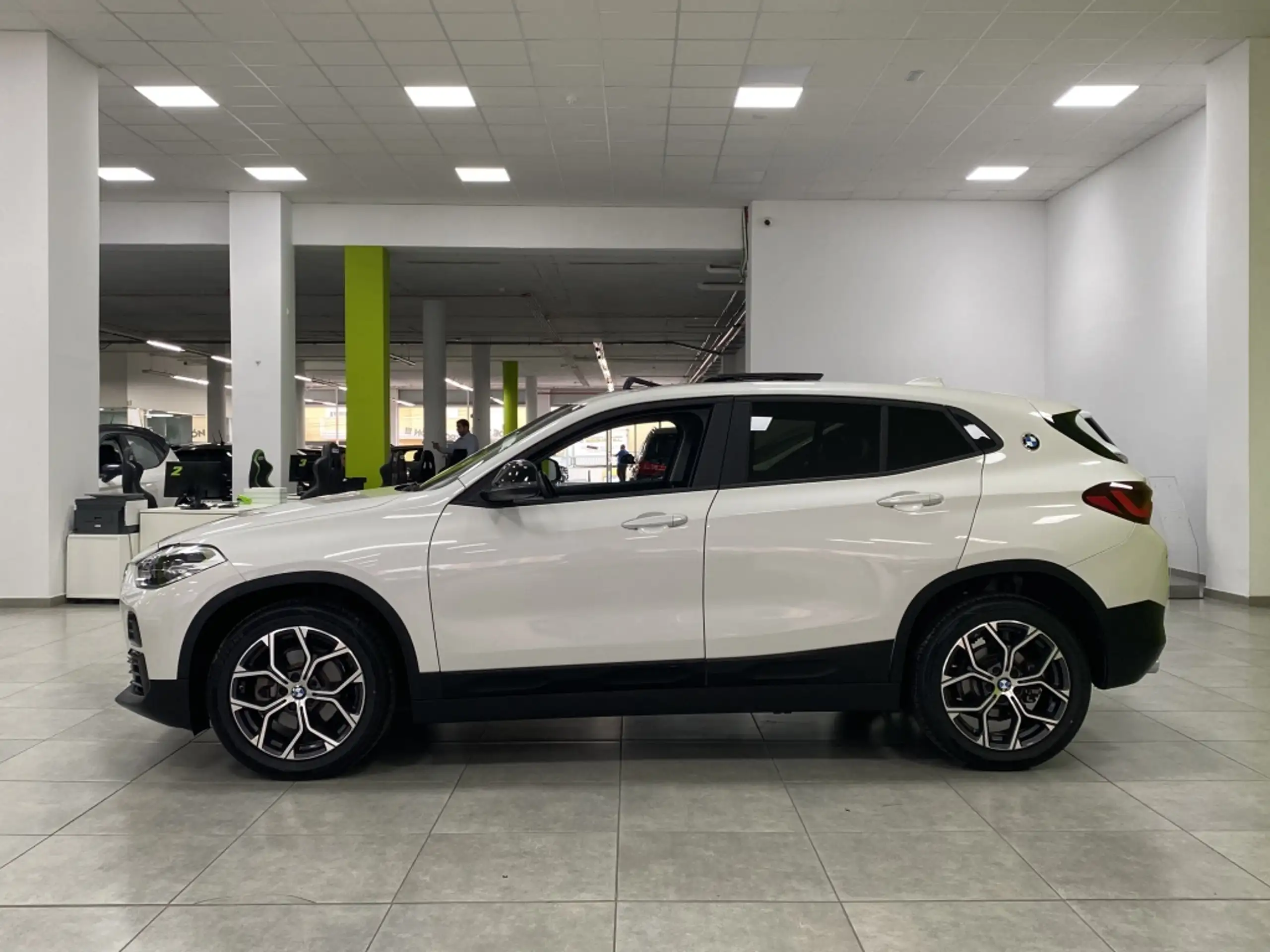 BMW - X2