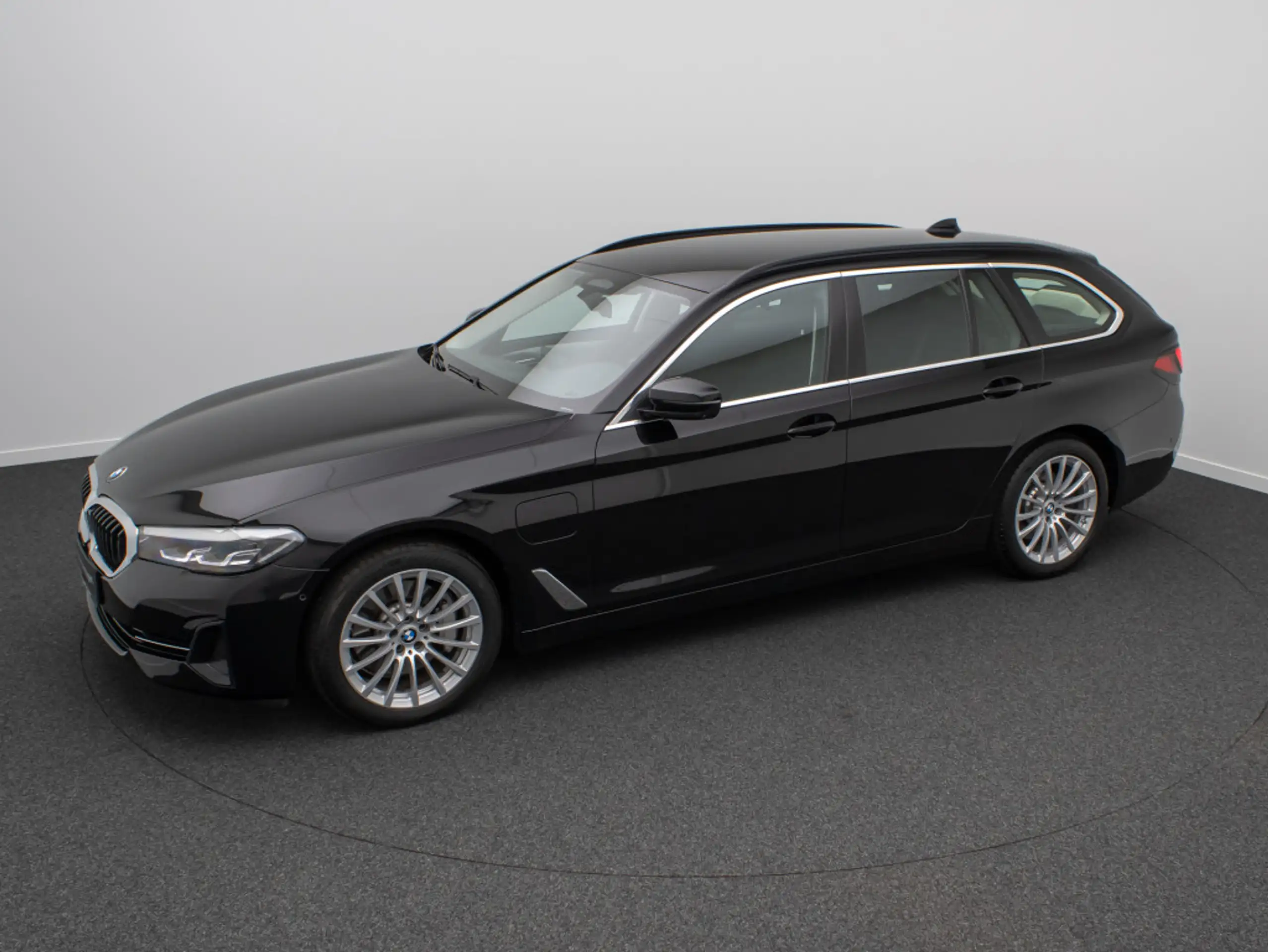 BMW - 530