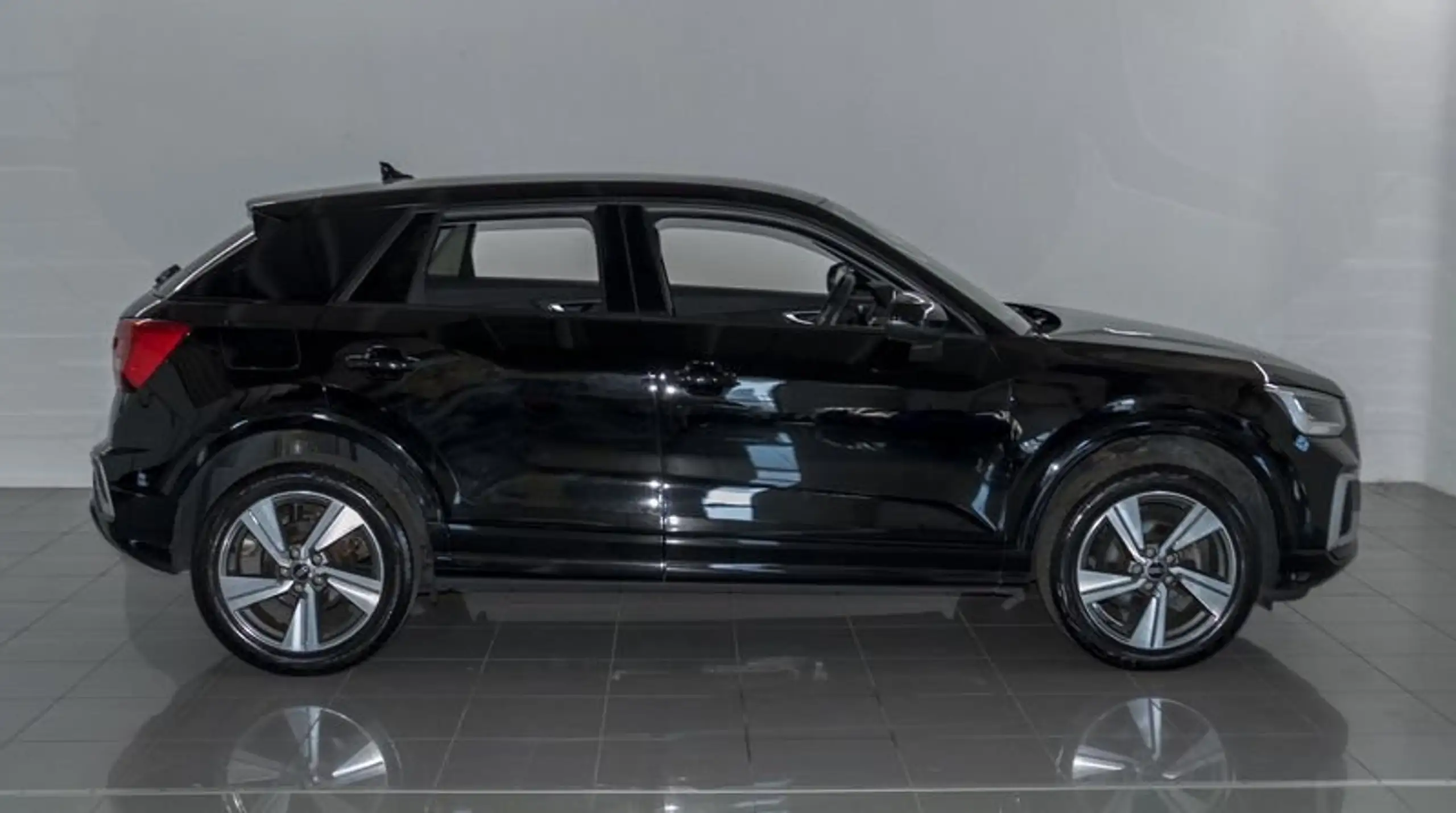 Audi - Q2