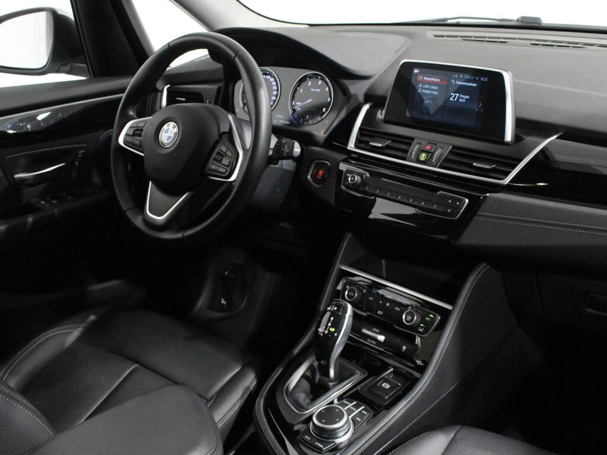 BMW - 218