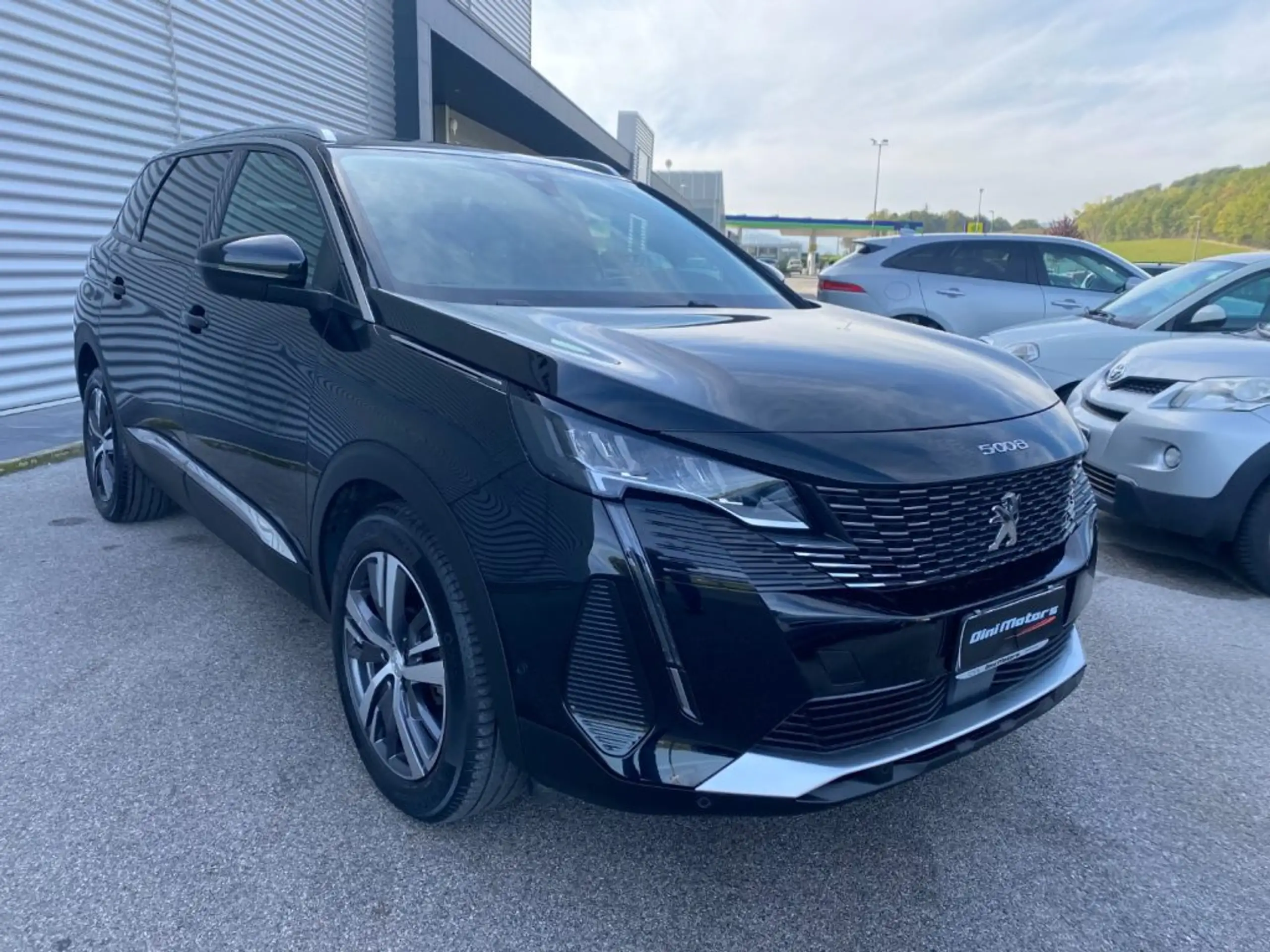 Peugeot - 5008