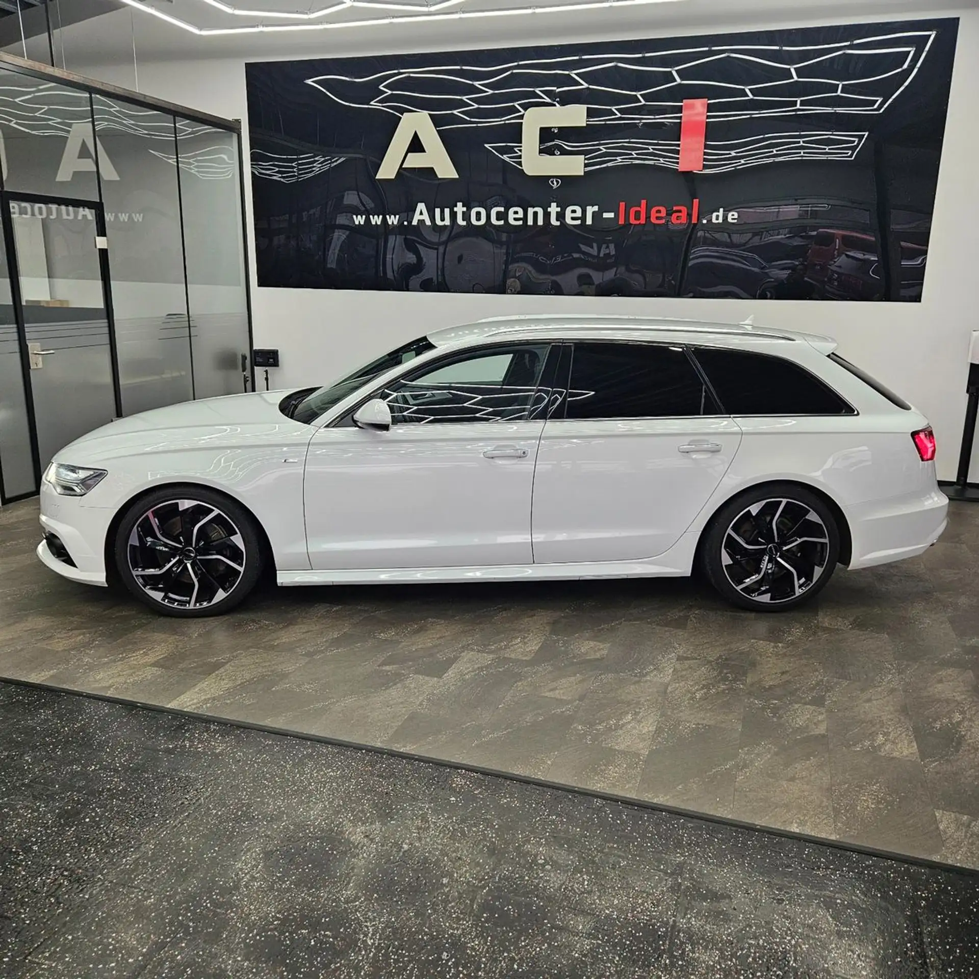 Audi - A6