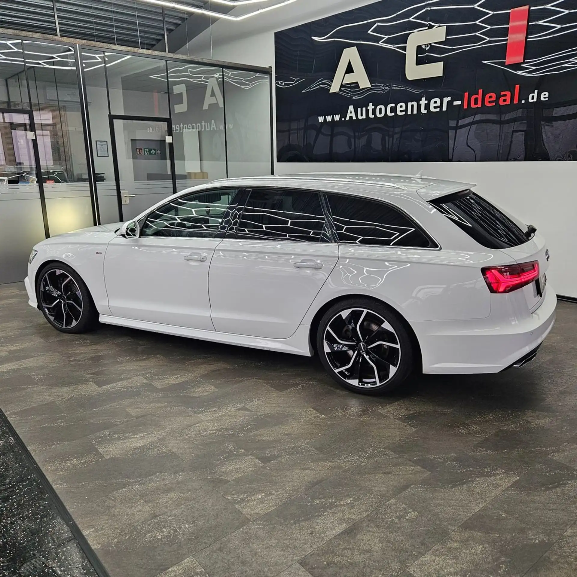 Audi - A6