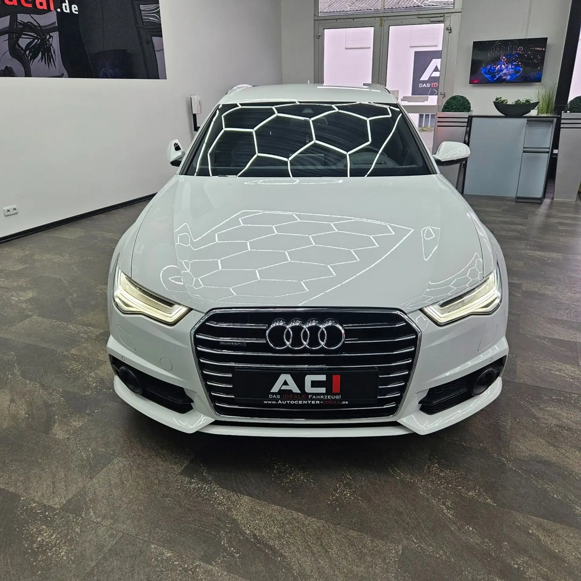 Audi - A6