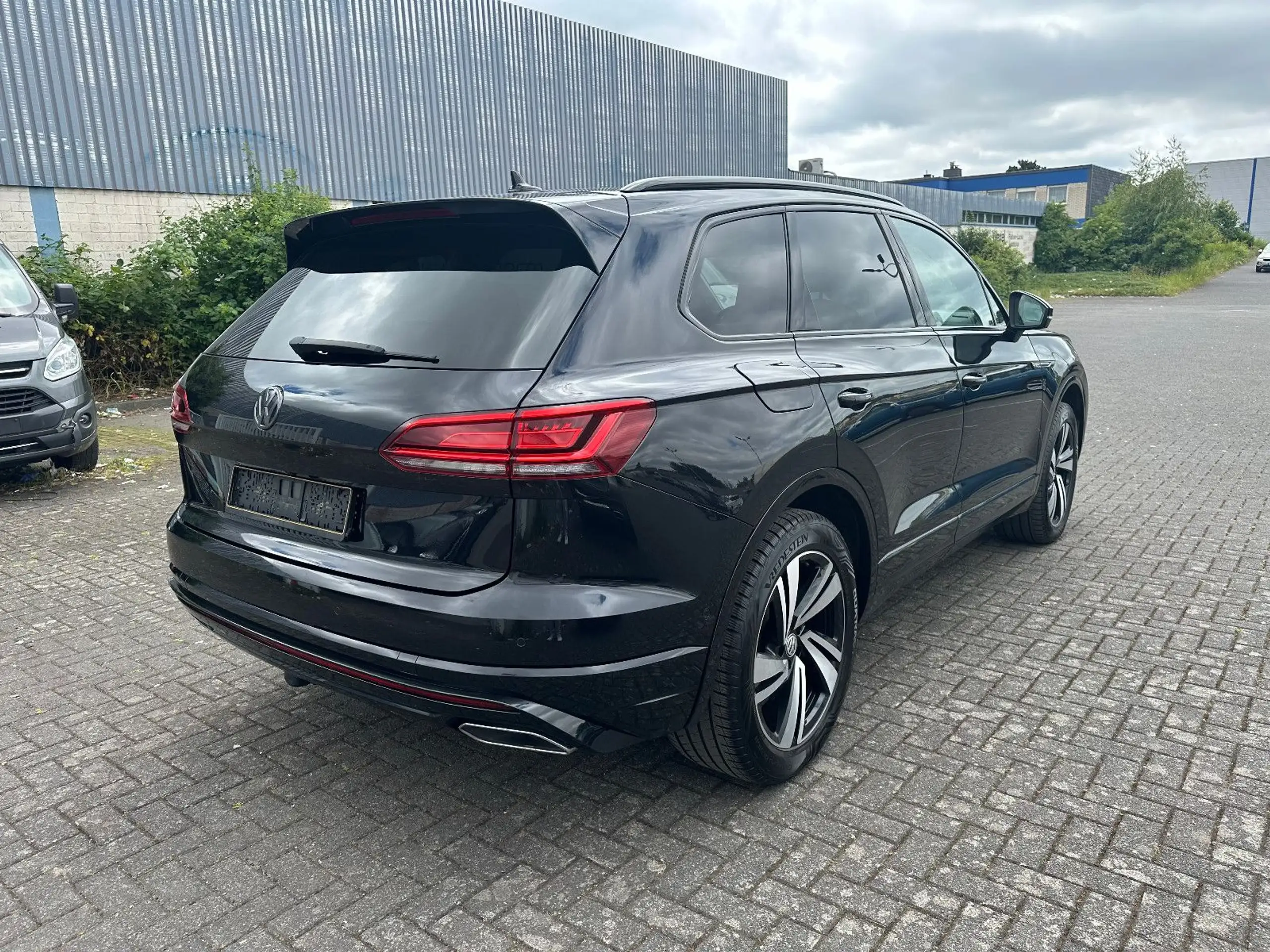 Volkswagen - Touareg