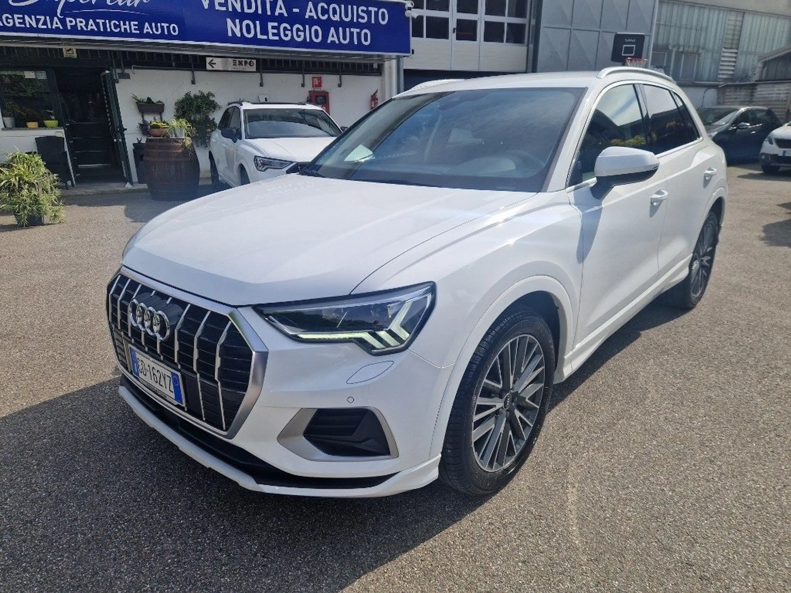 Audi - Q3