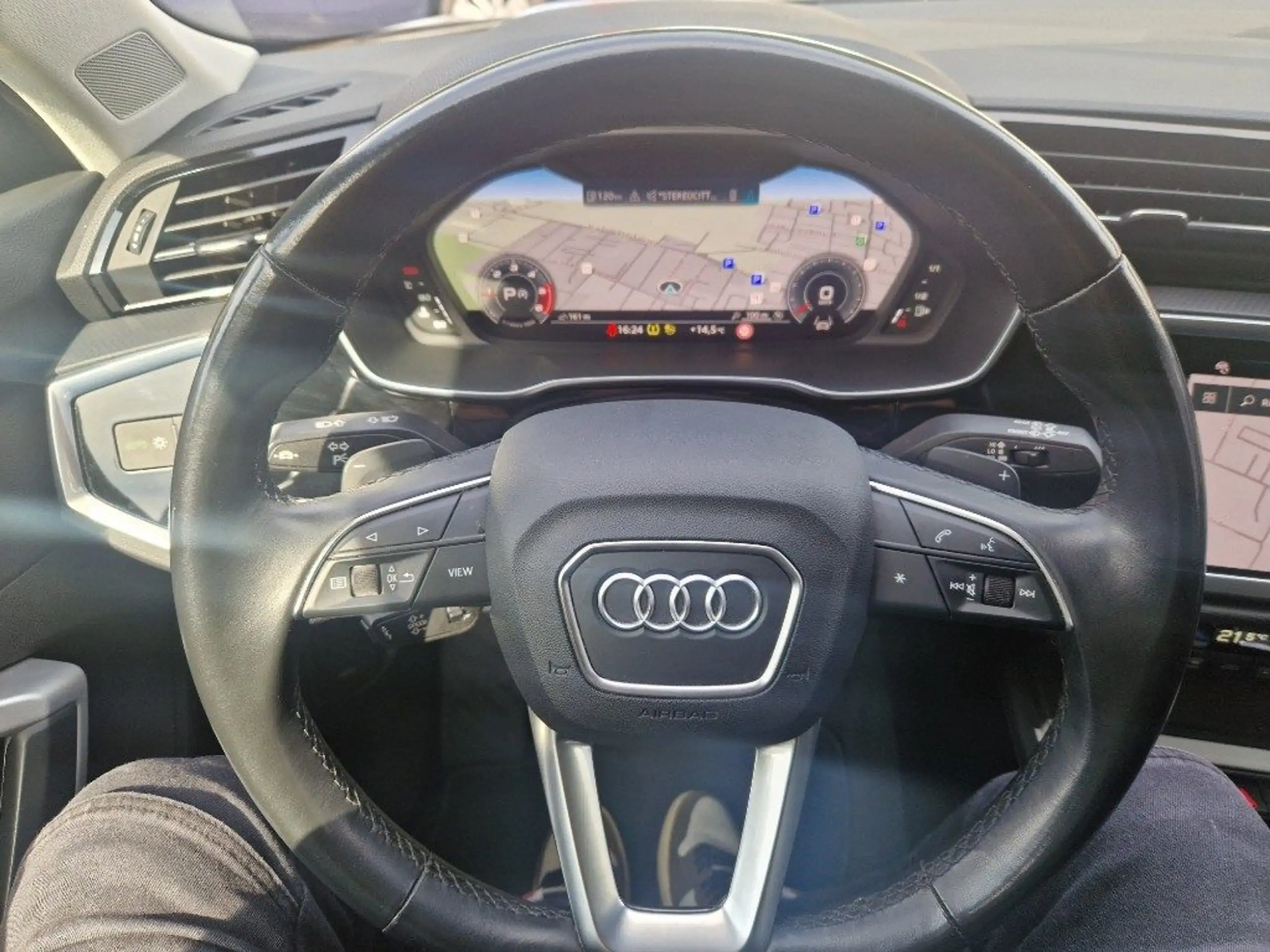 Audi - Q3