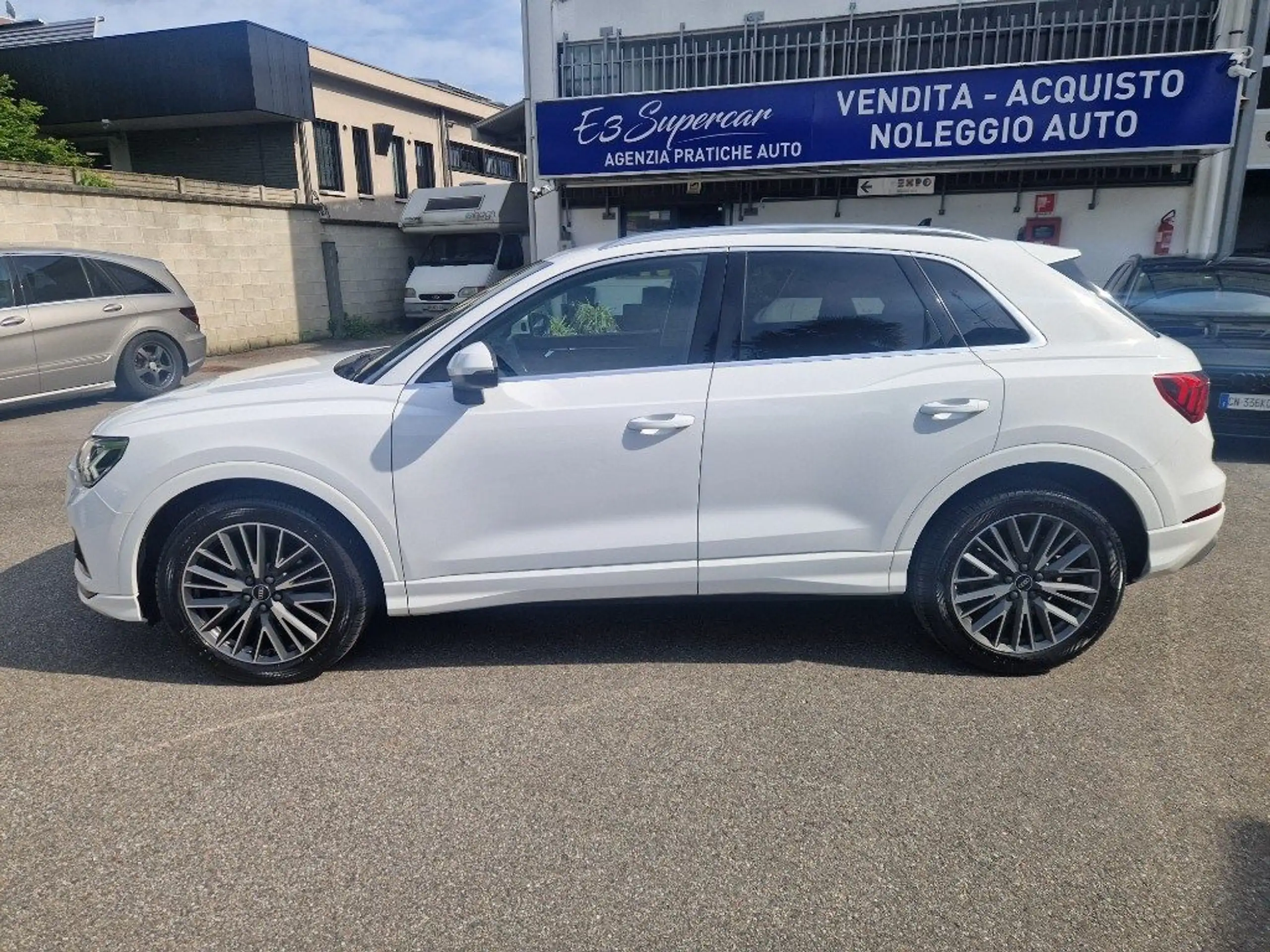 Audi - Q3