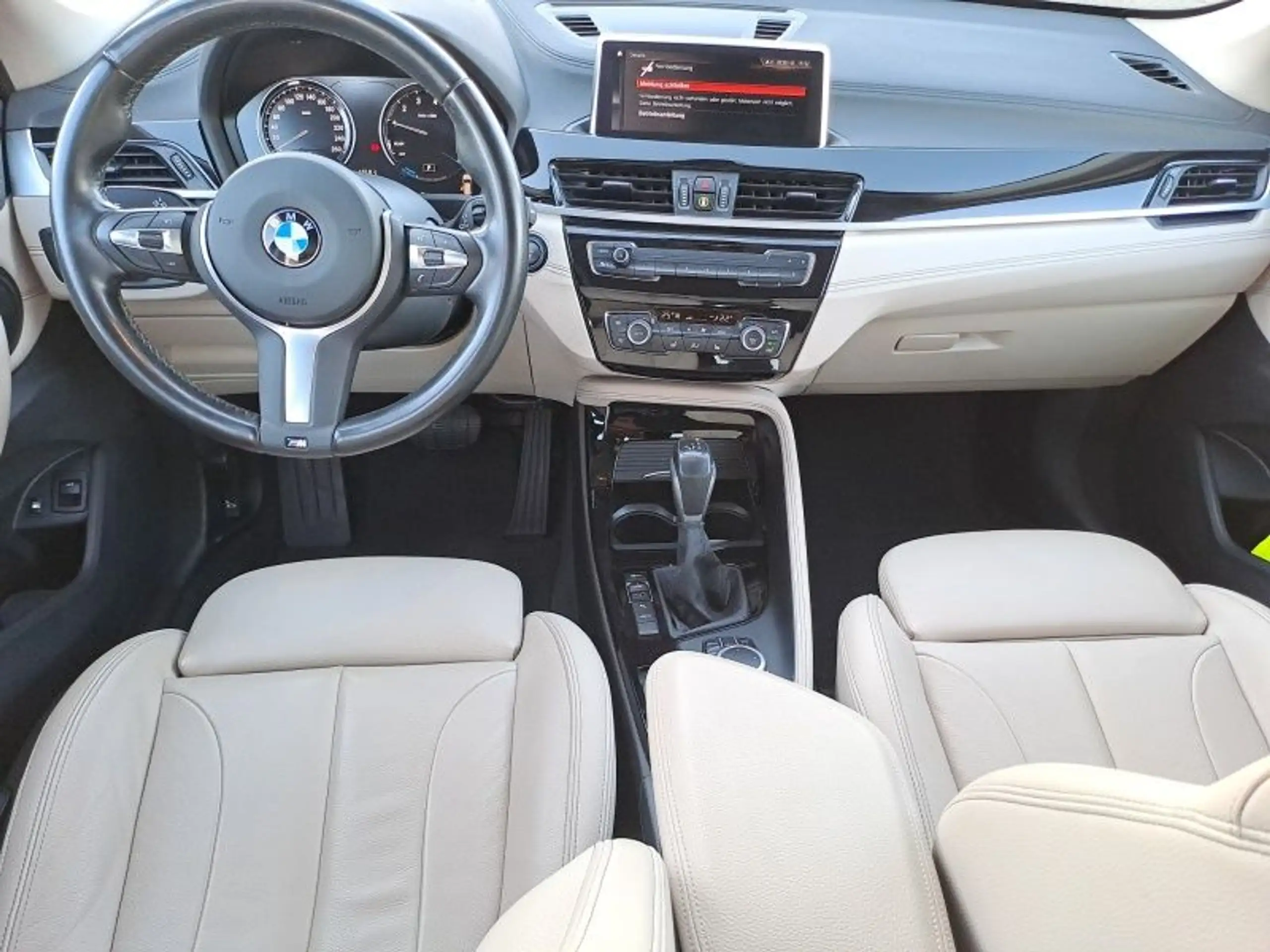 BMW - X1