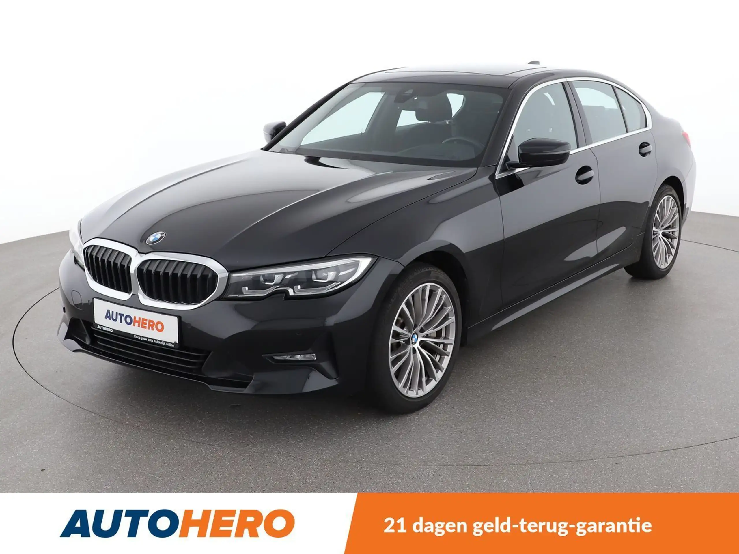 BMW 330 2019