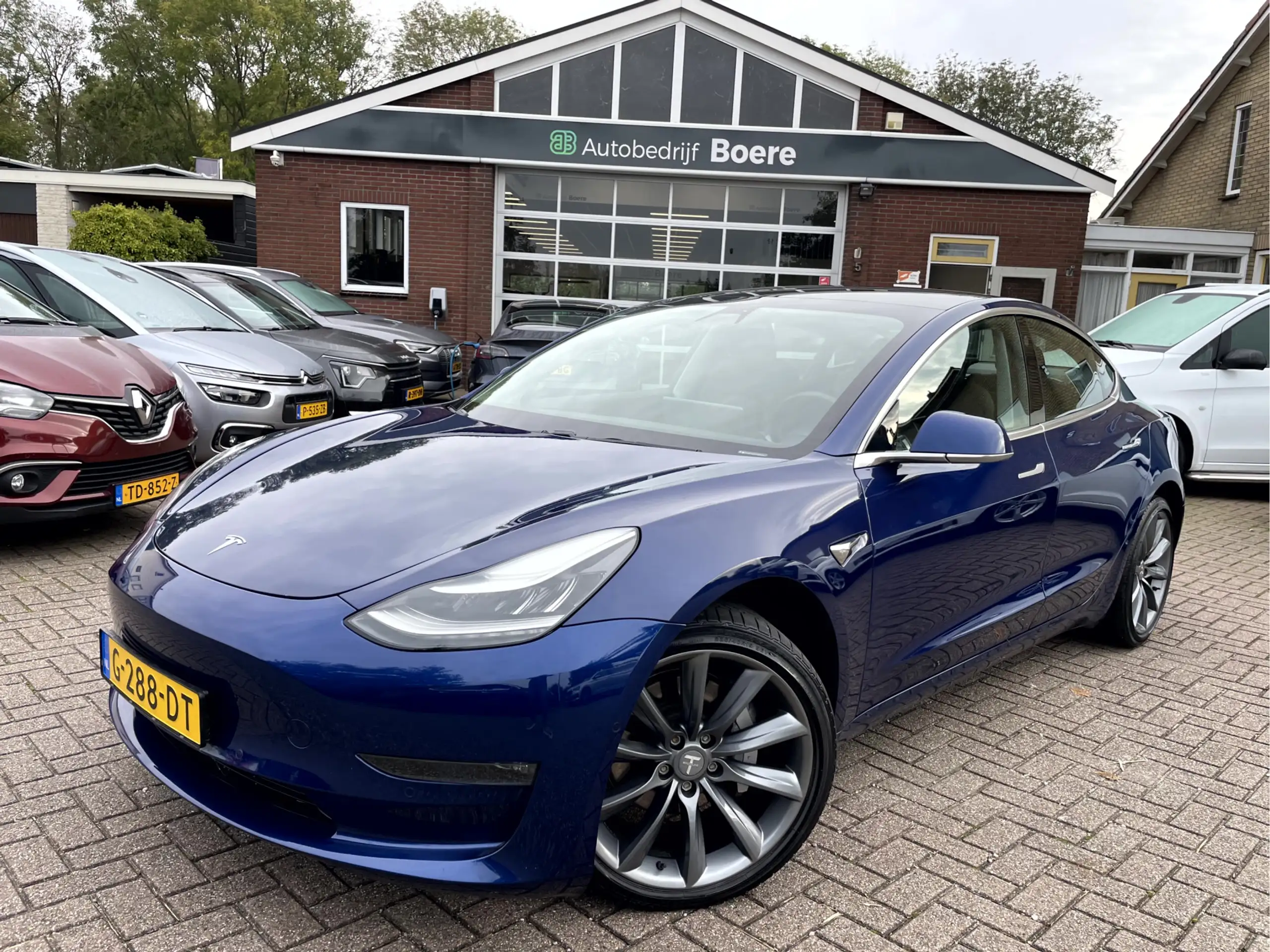 Tesla - Model 3