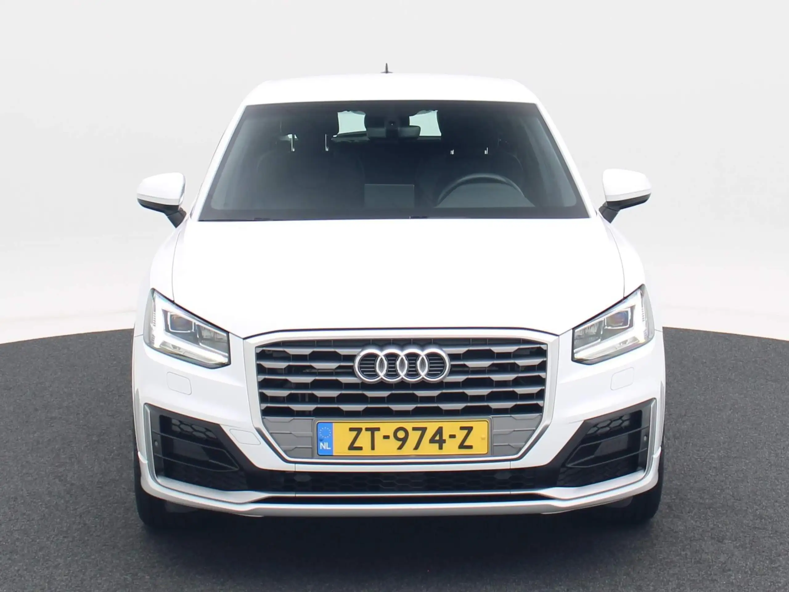 Audi - Q2