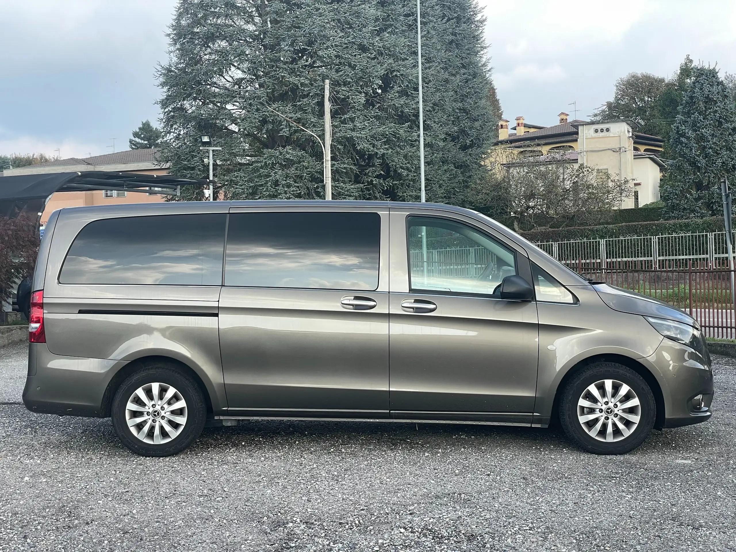 Mercedes-Benz - Vito