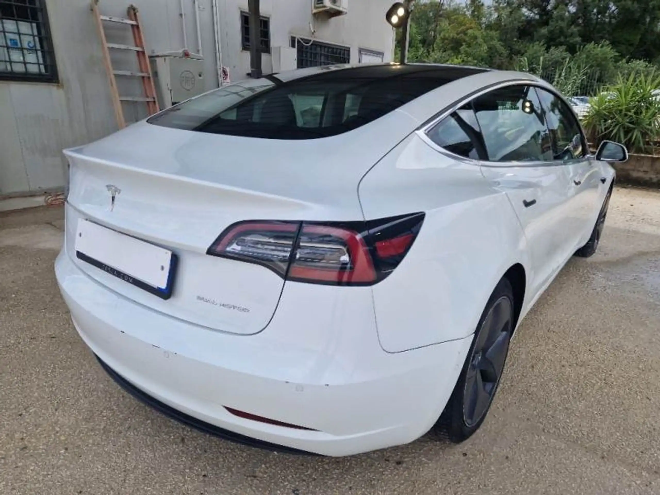 Tesla - Model 3