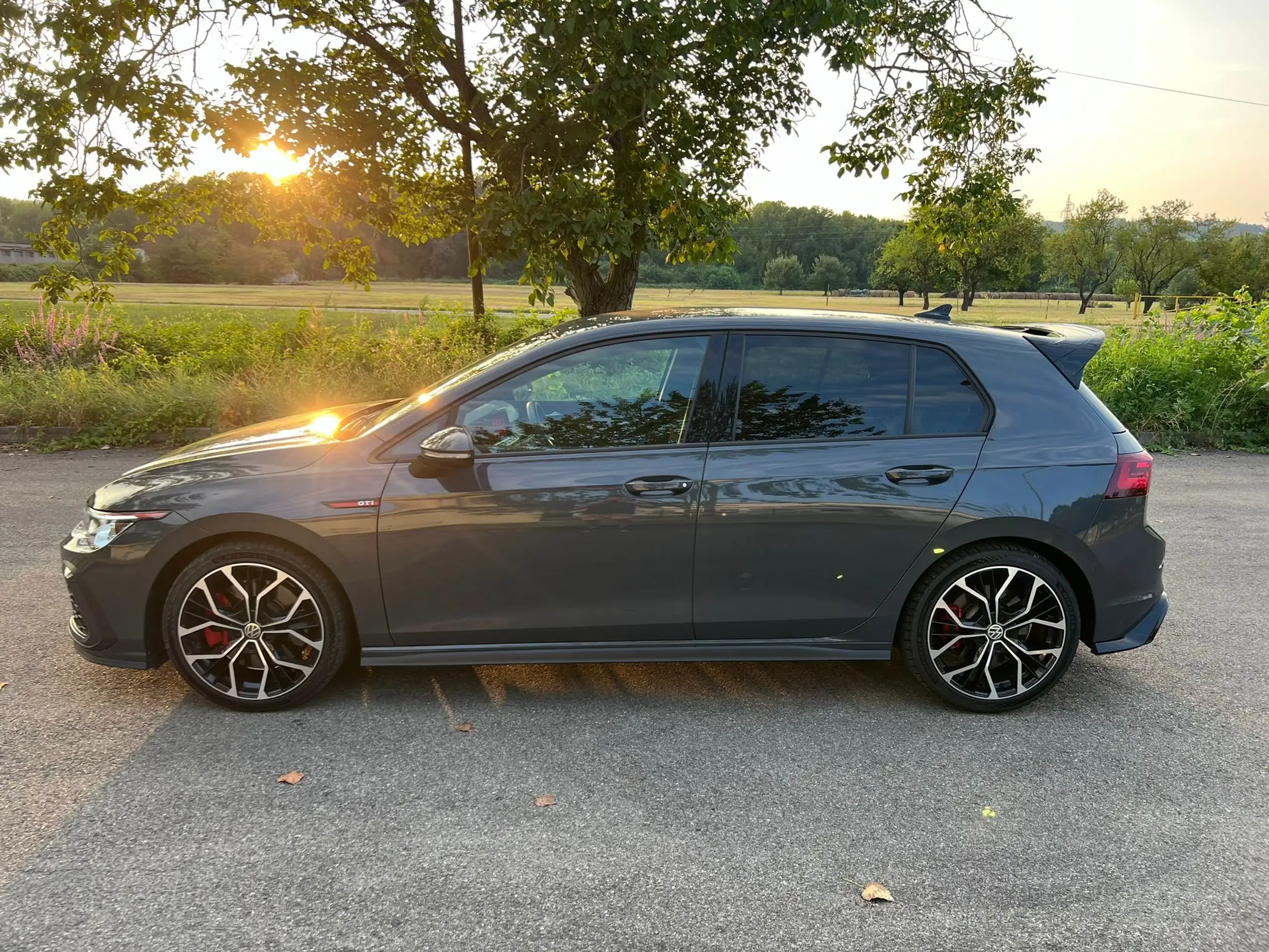 Volkswagen - Golf GTI