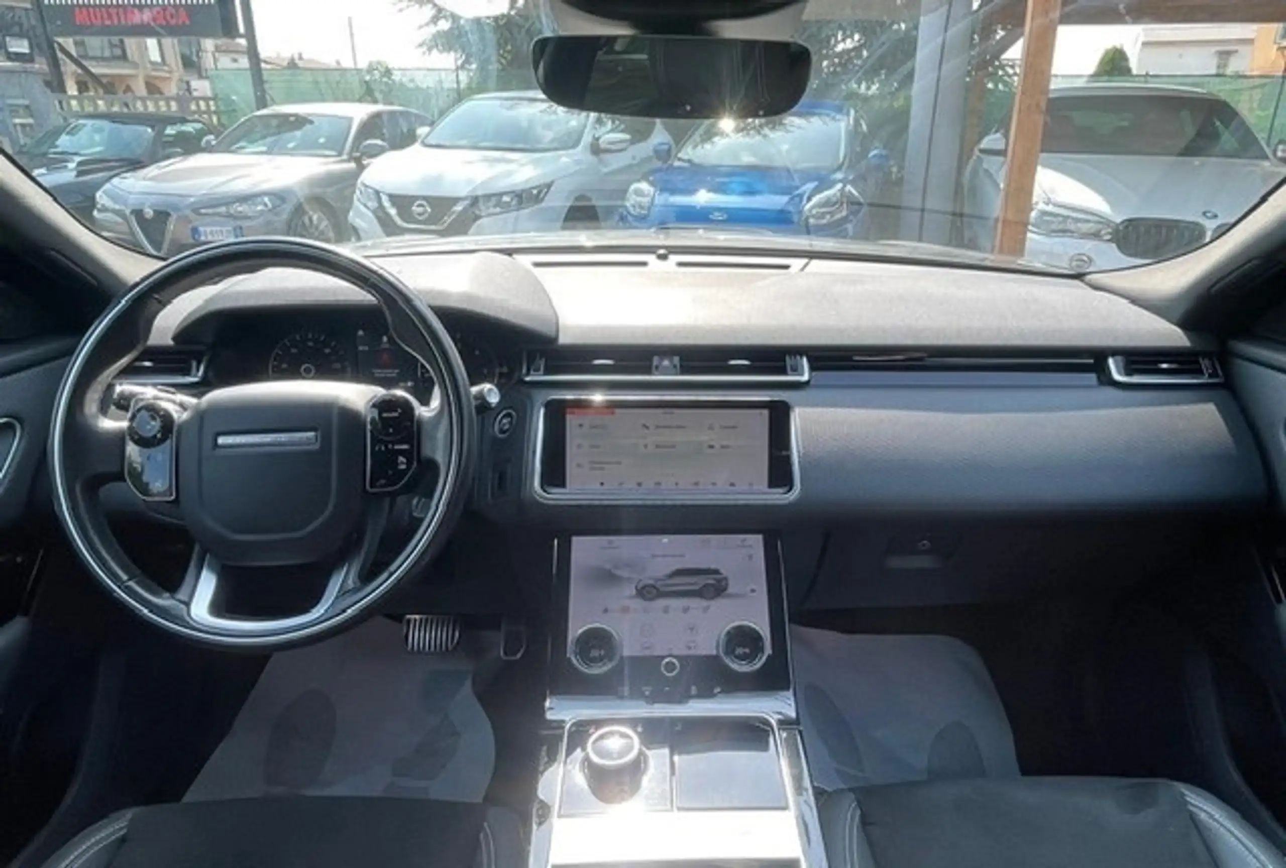 Land Rover - Range Rover Velar