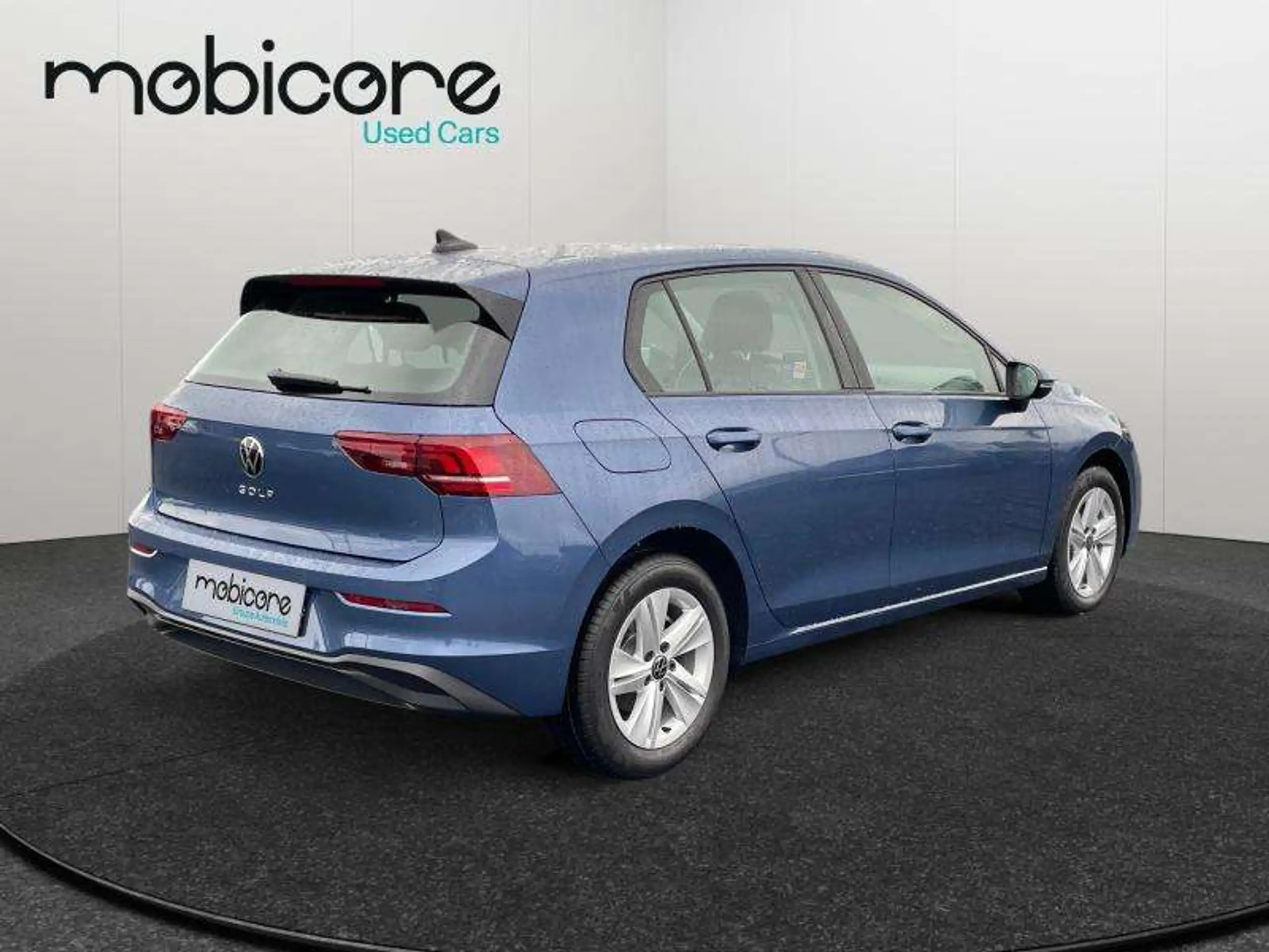 Volkswagen - Golf