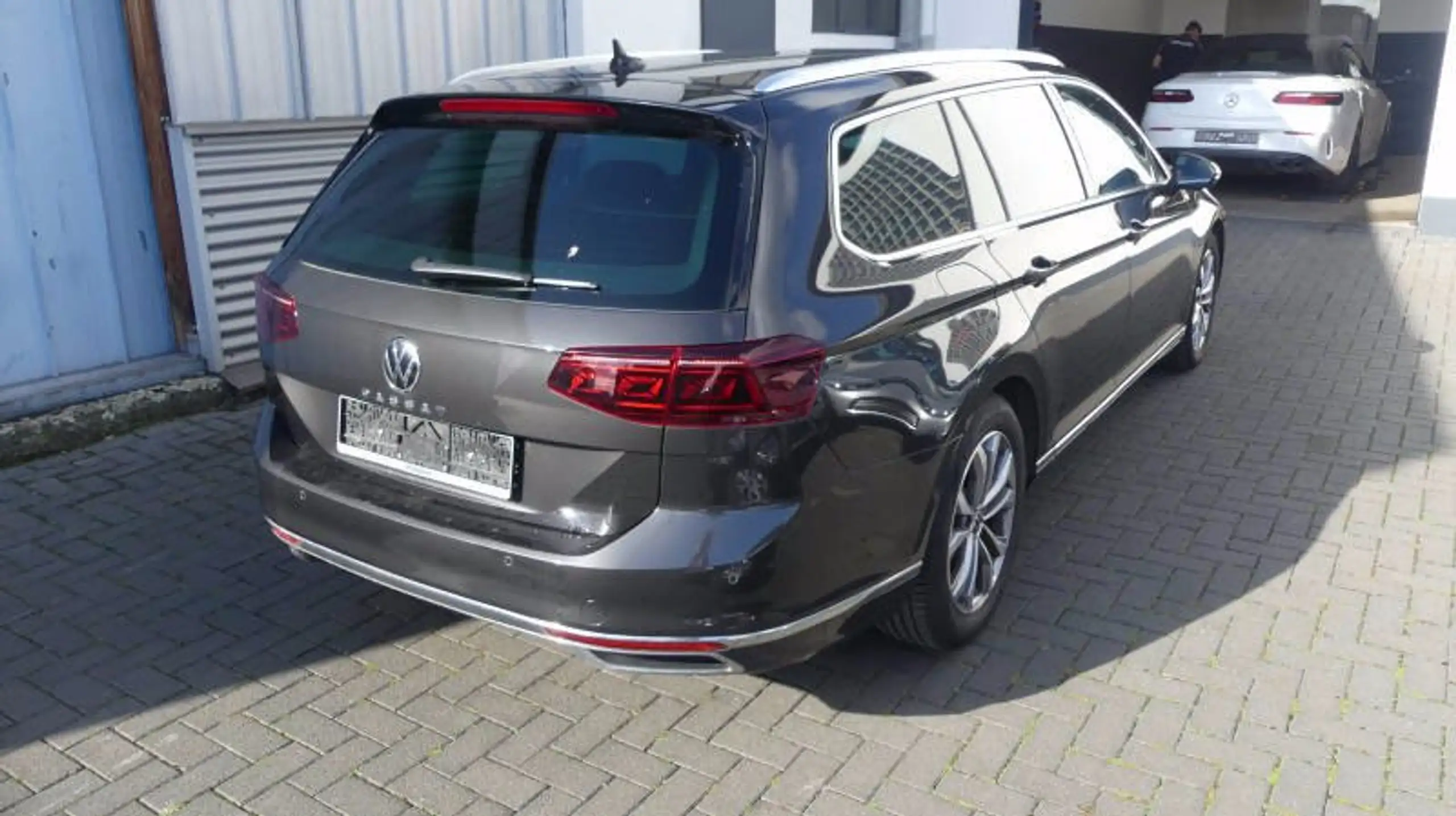 Volkswagen - Passat Variant