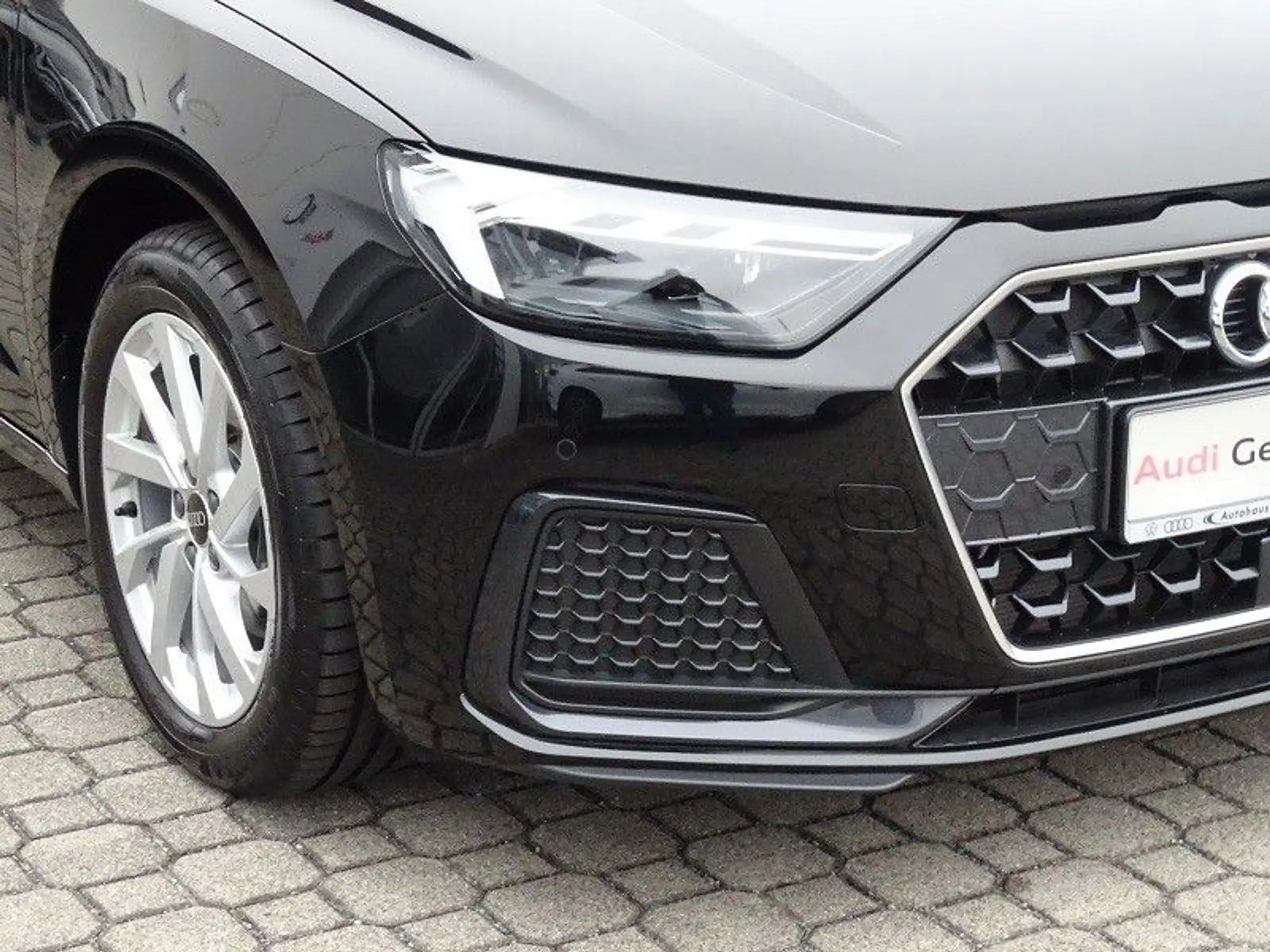 Audi - A1