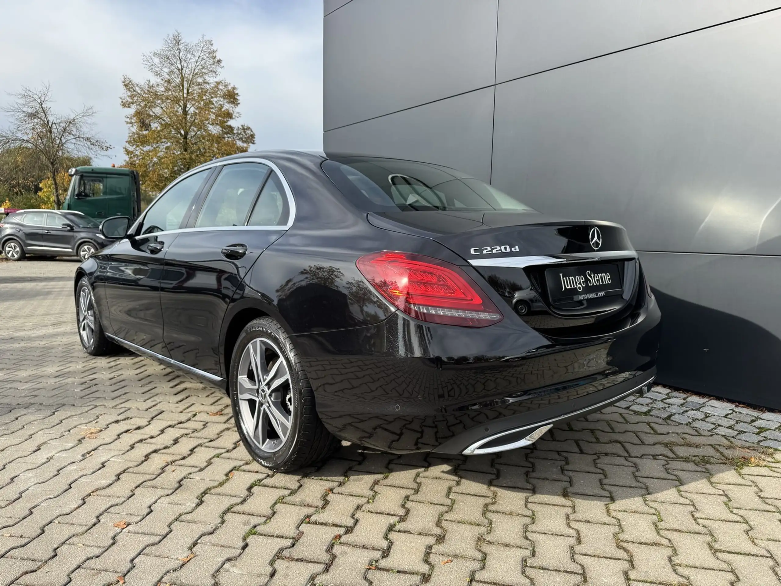 Mercedes-Benz - C 220