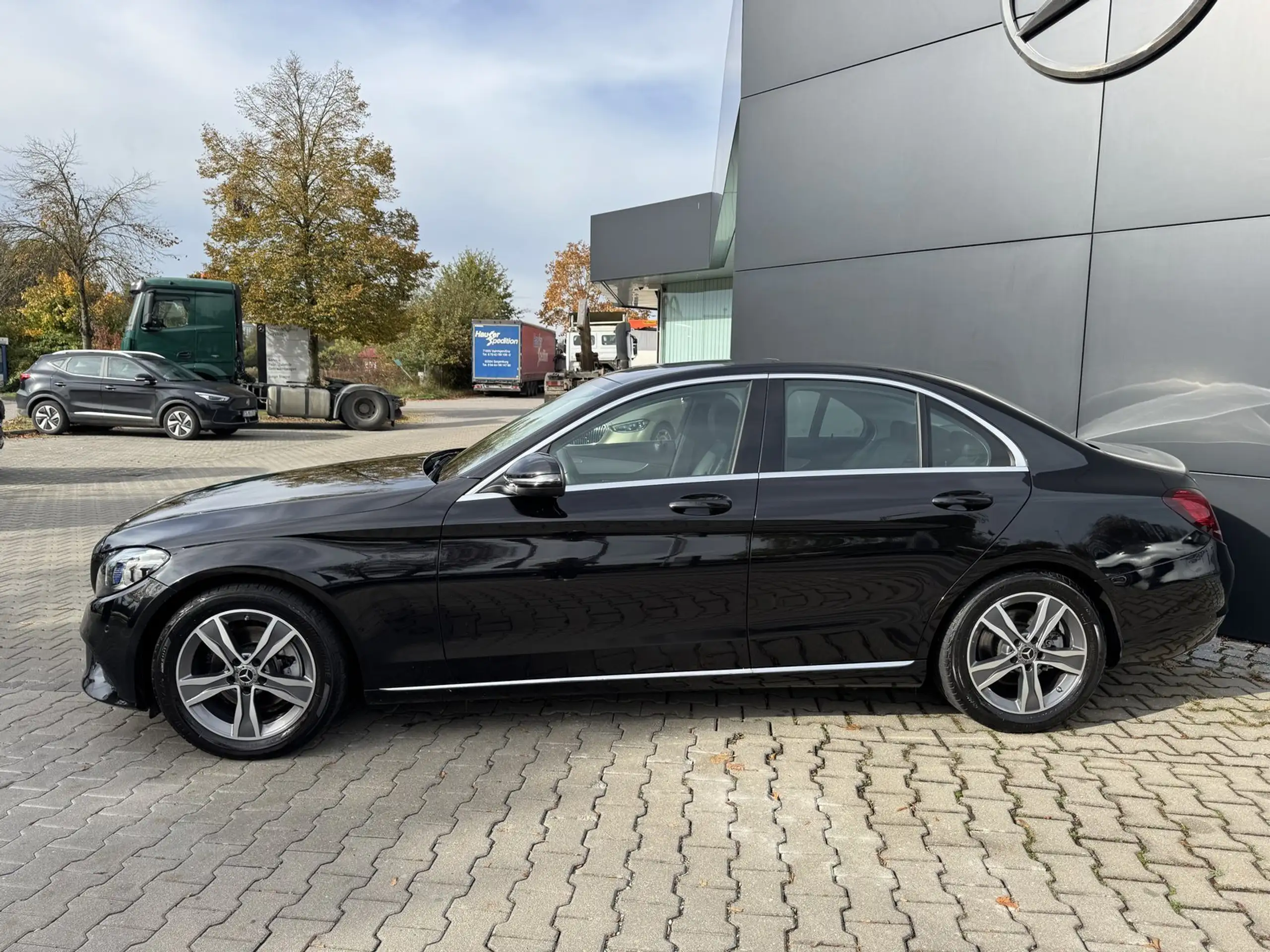 Mercedes-Benz - C 220