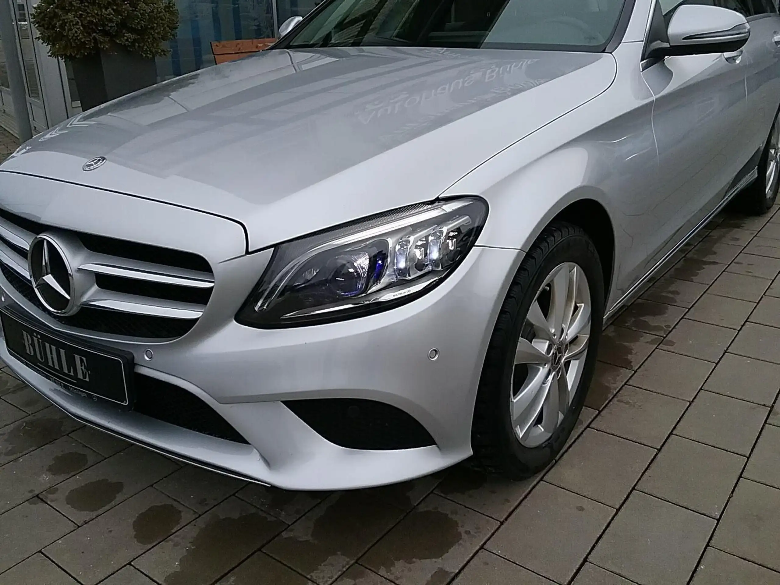 Mercedes-Benz - C 220