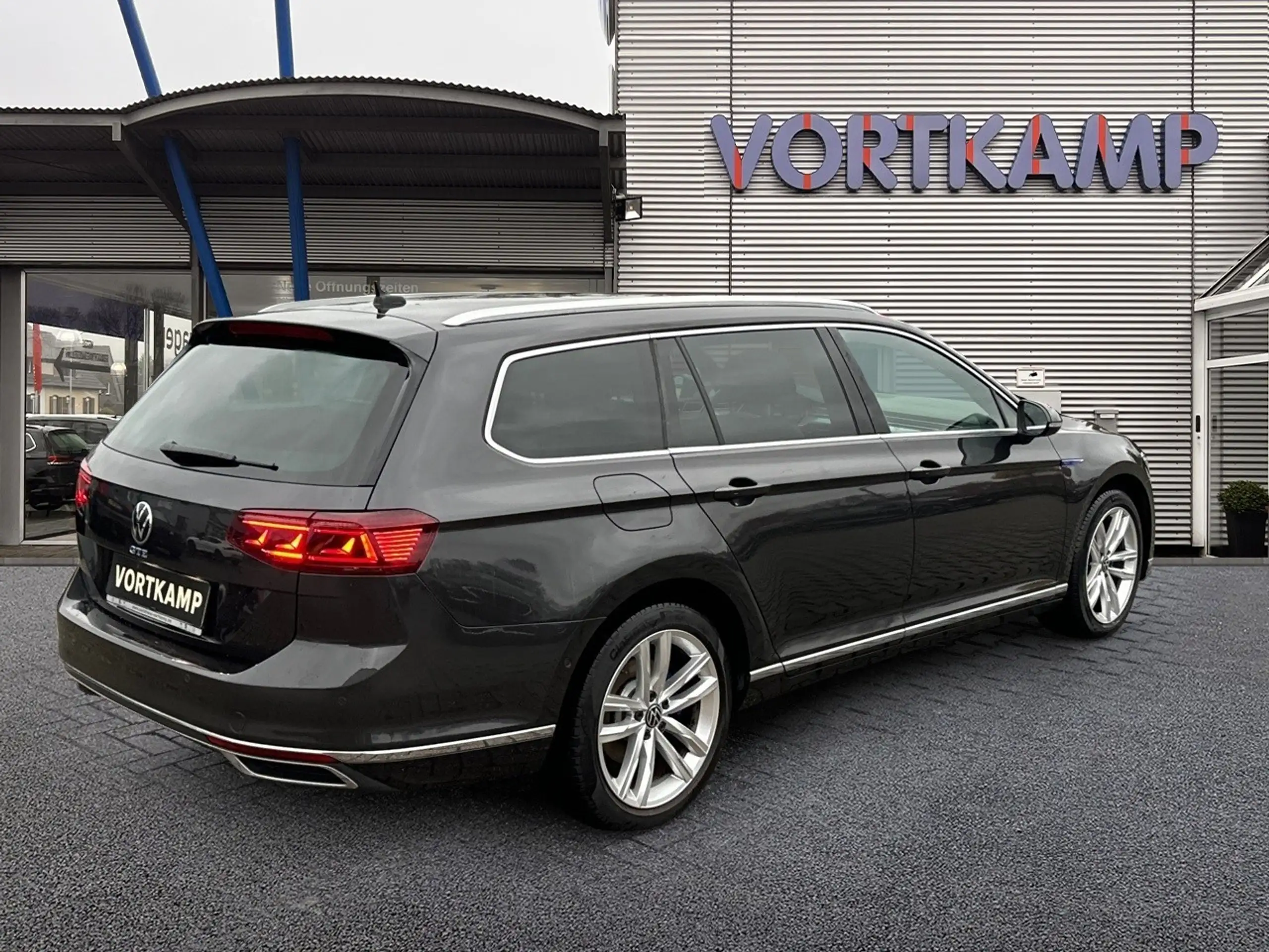 Volkswagen - Passat Variant