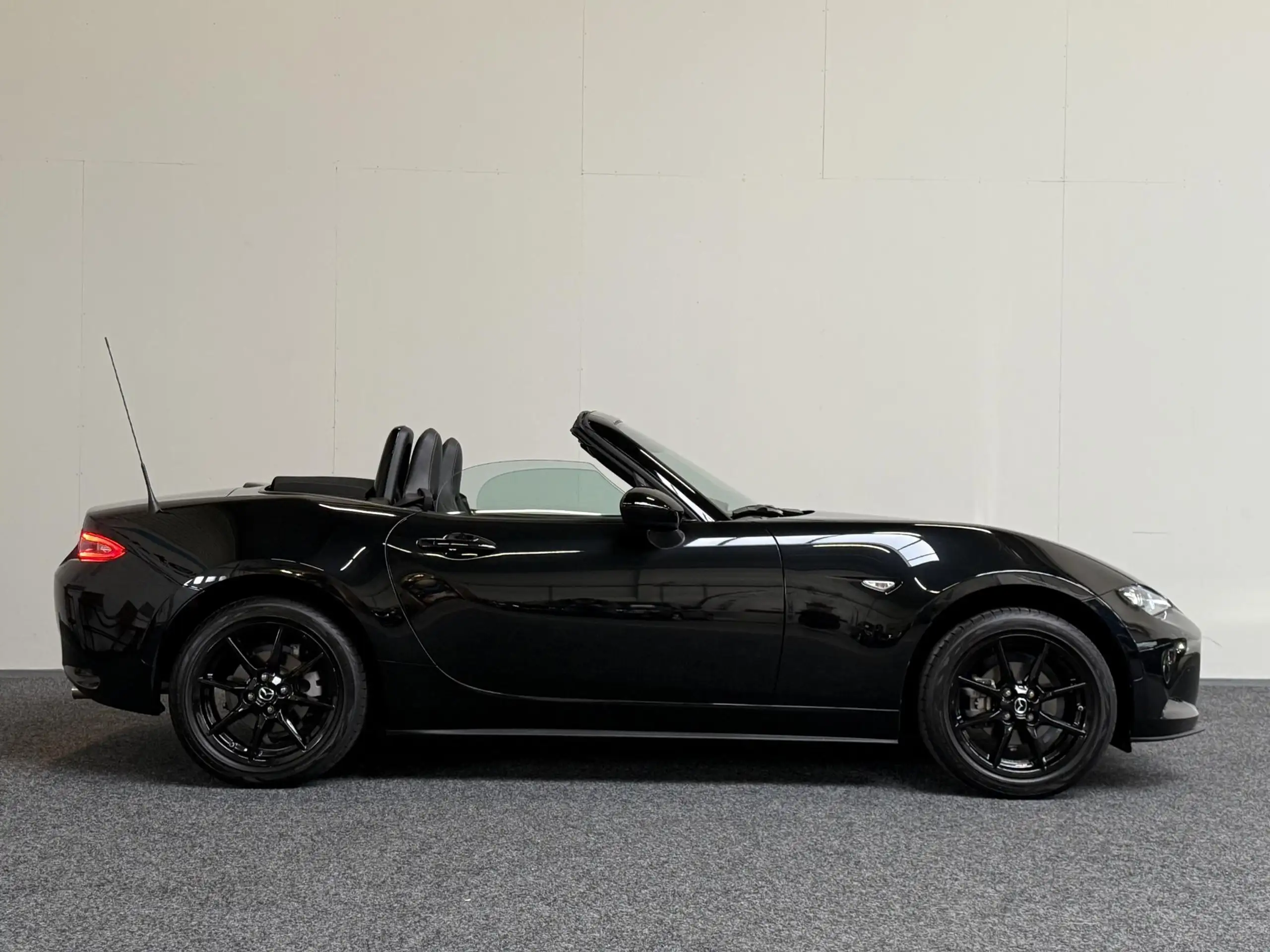 Mazda - MX-5