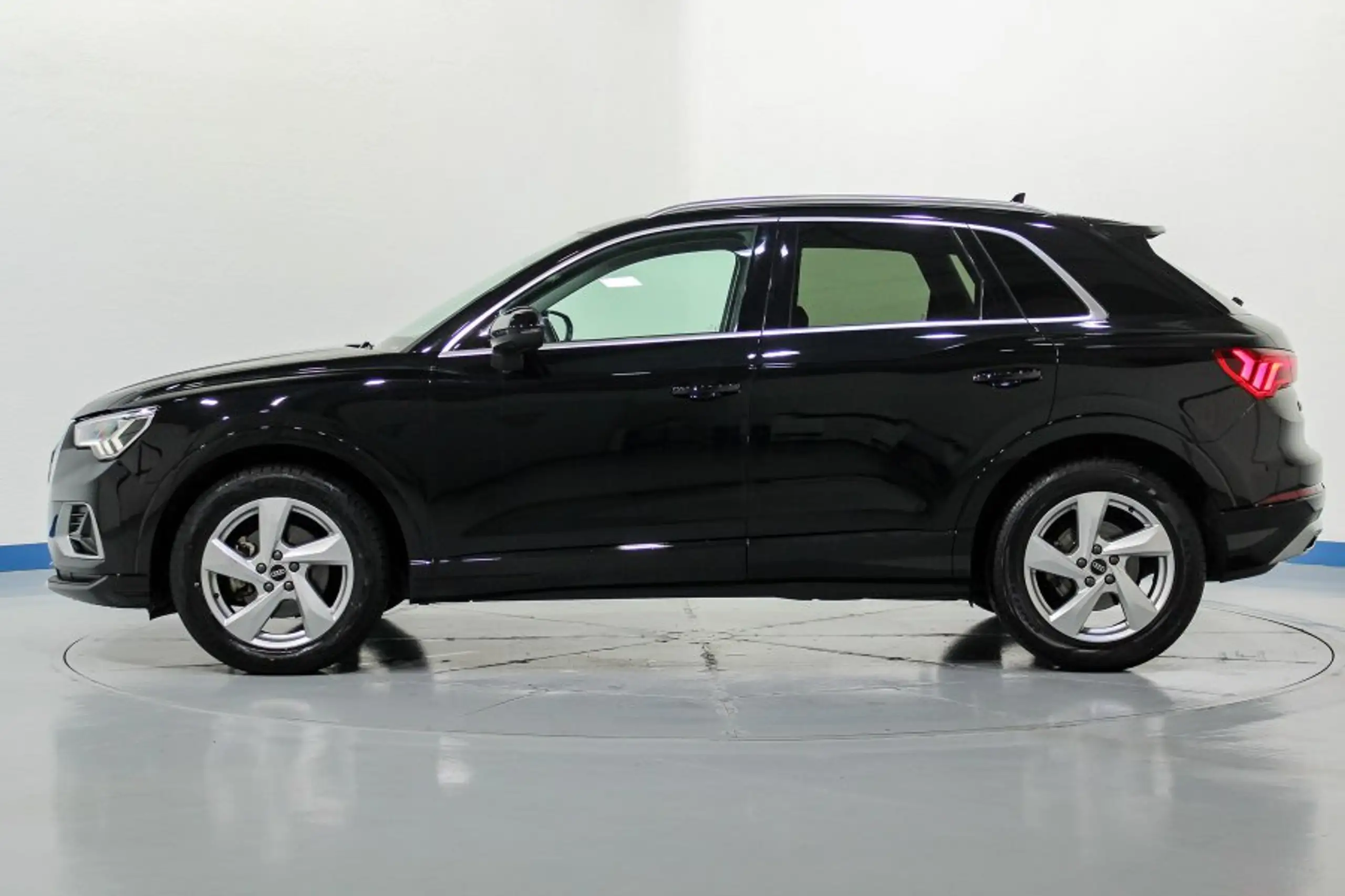 Audi - Q3