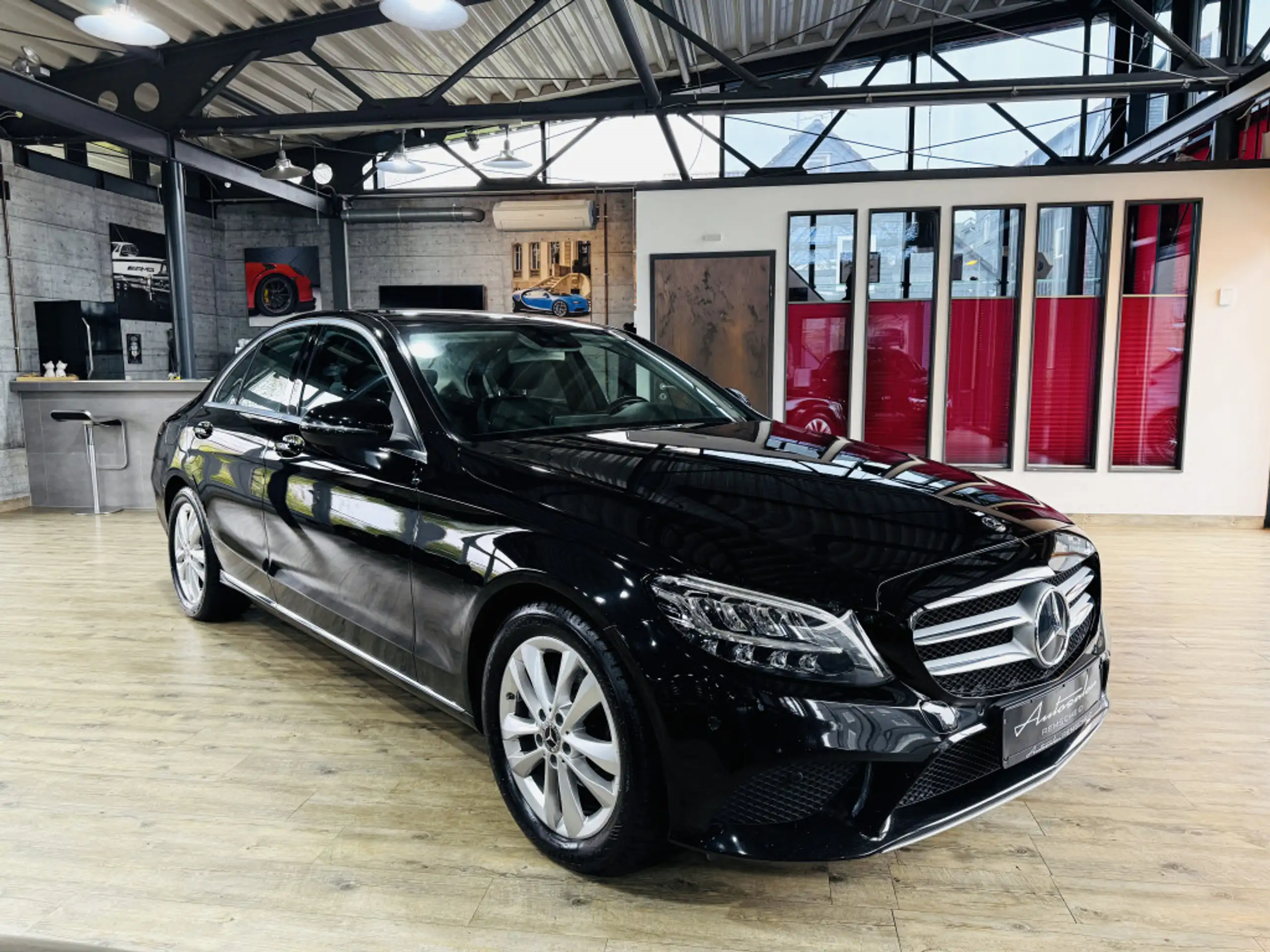 Mercedes-Benz - C 220