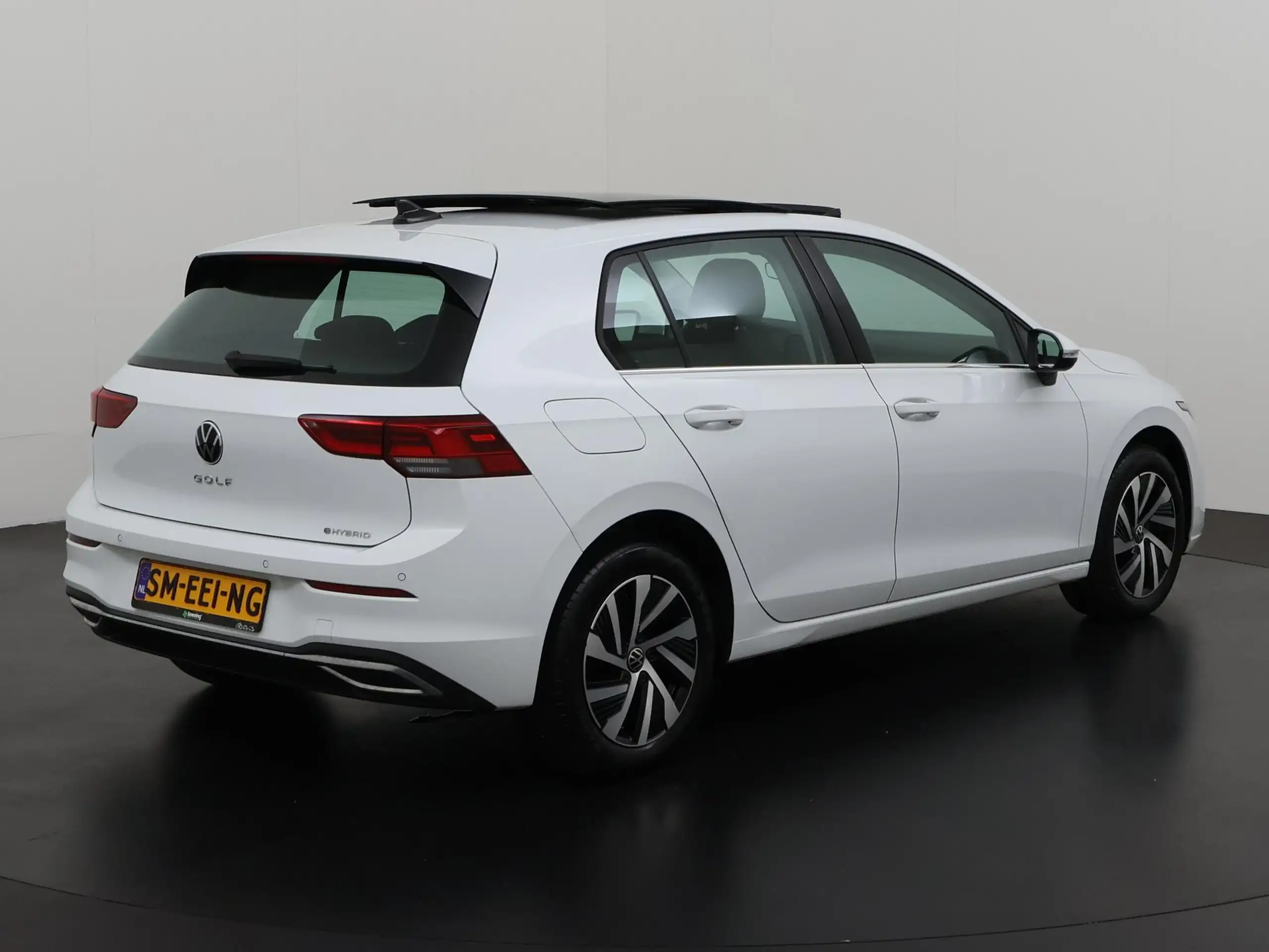 Volkswagen - Golf